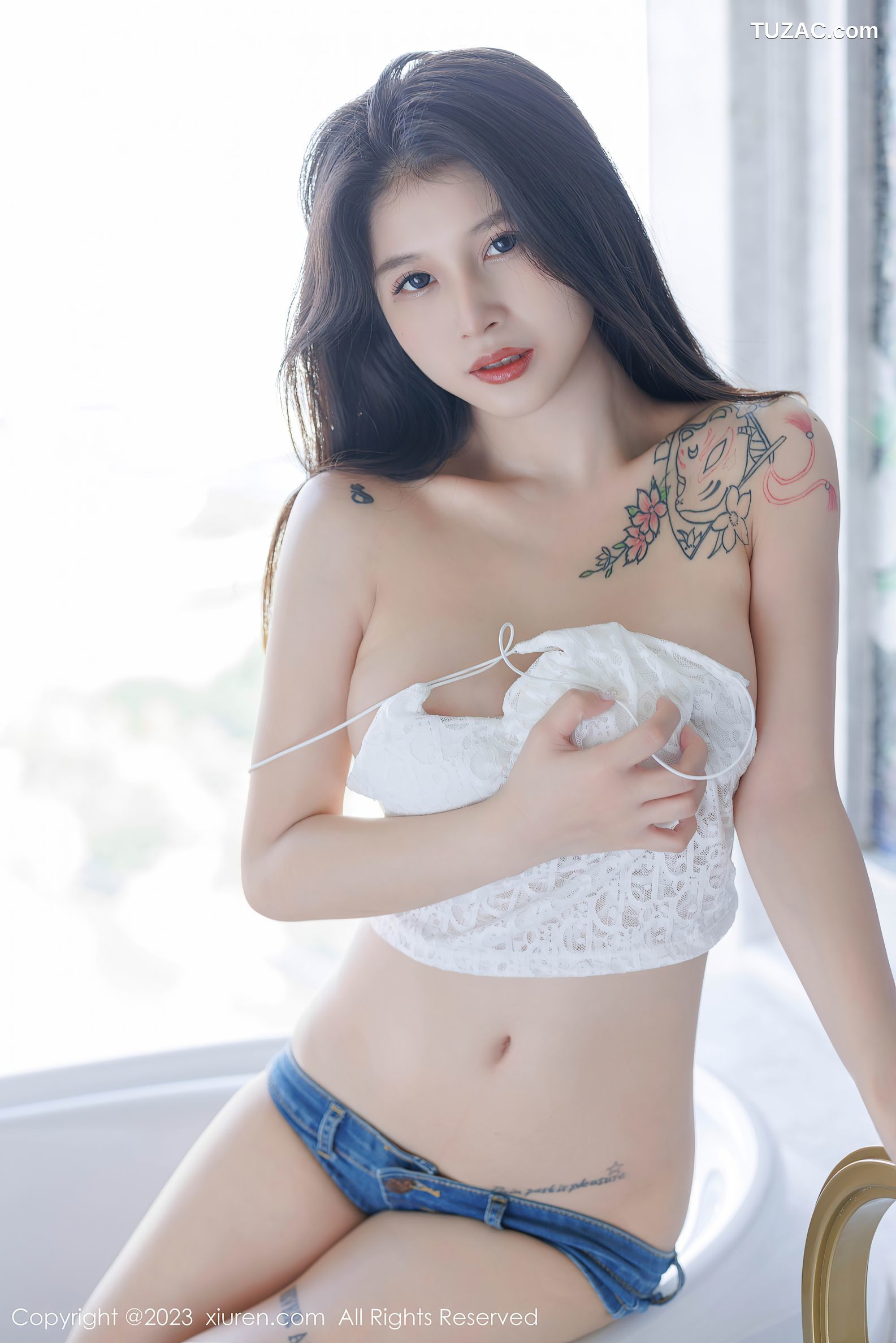 XiuRen秀人网-7552-灵诗怡-白色紧身吊带蓝色超小热裤多面视角演绎-2023.10.24
