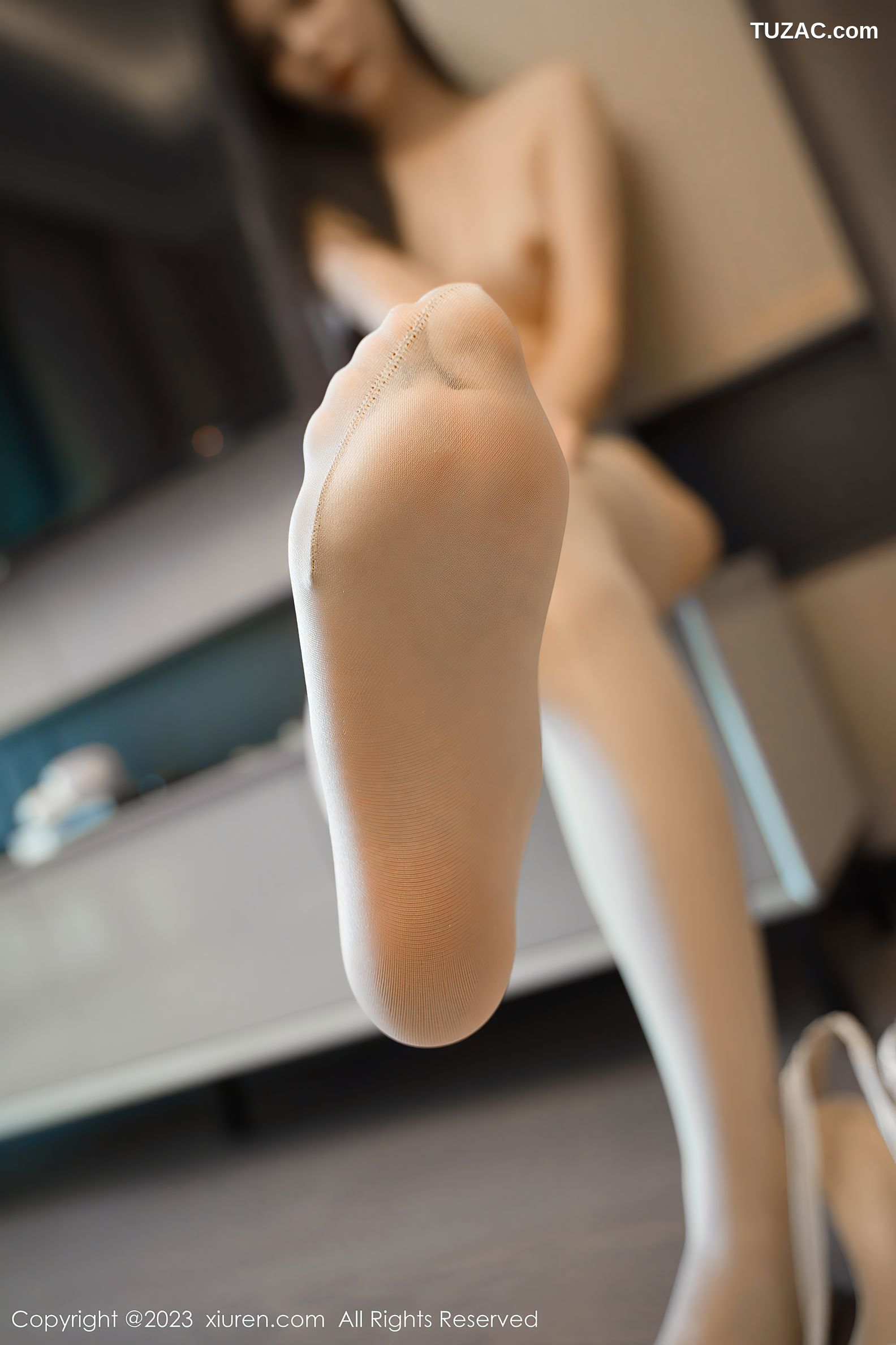 XiuRen秀人网-7559-雪糕CiCi-白色旗袍淡灰绿内衣-2023.10.25