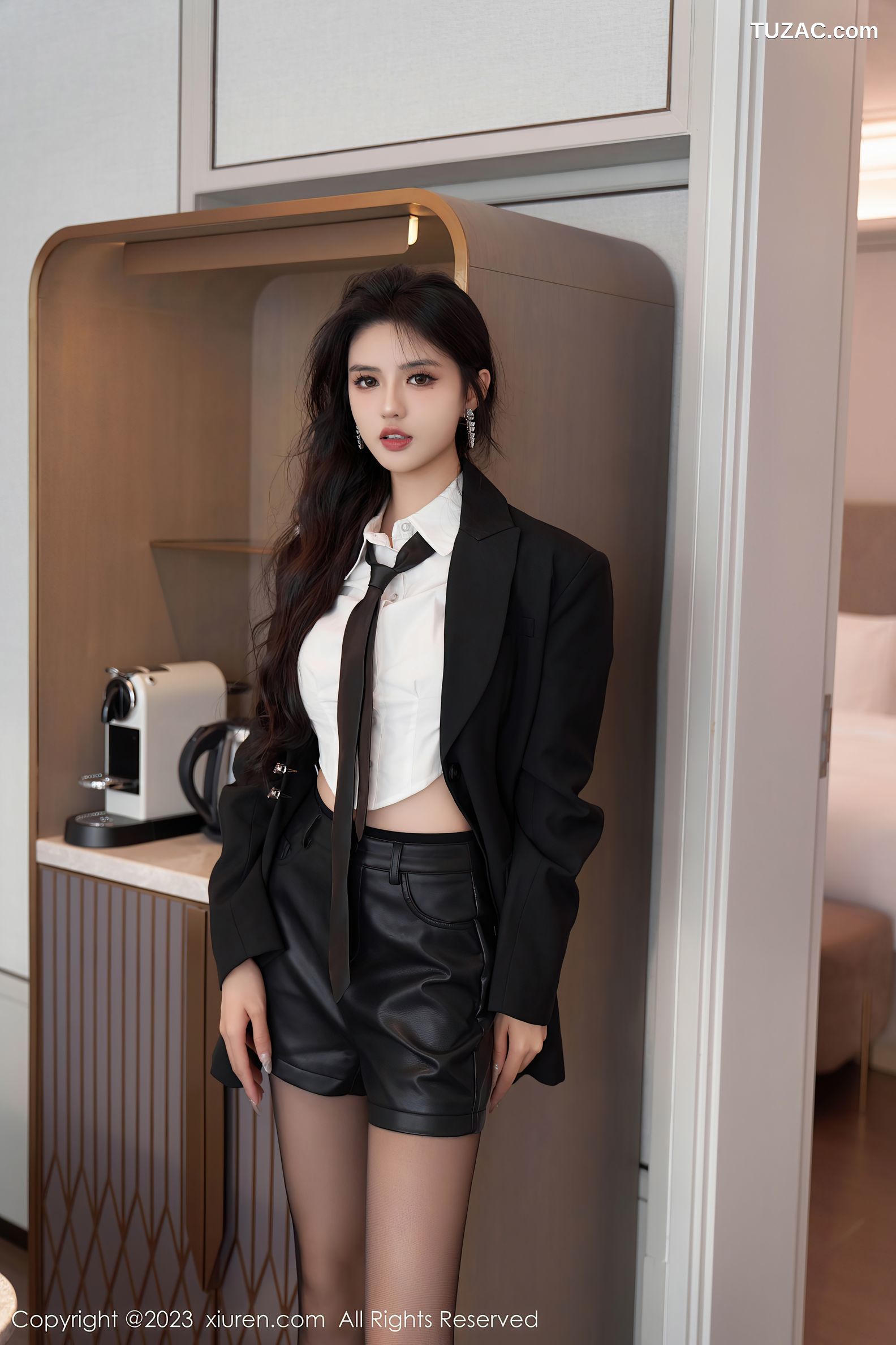 XiuRen秀人网-7560-浅浅Danny-白衬衫黑领带黑短裙职业装黑丝-2023.10.25