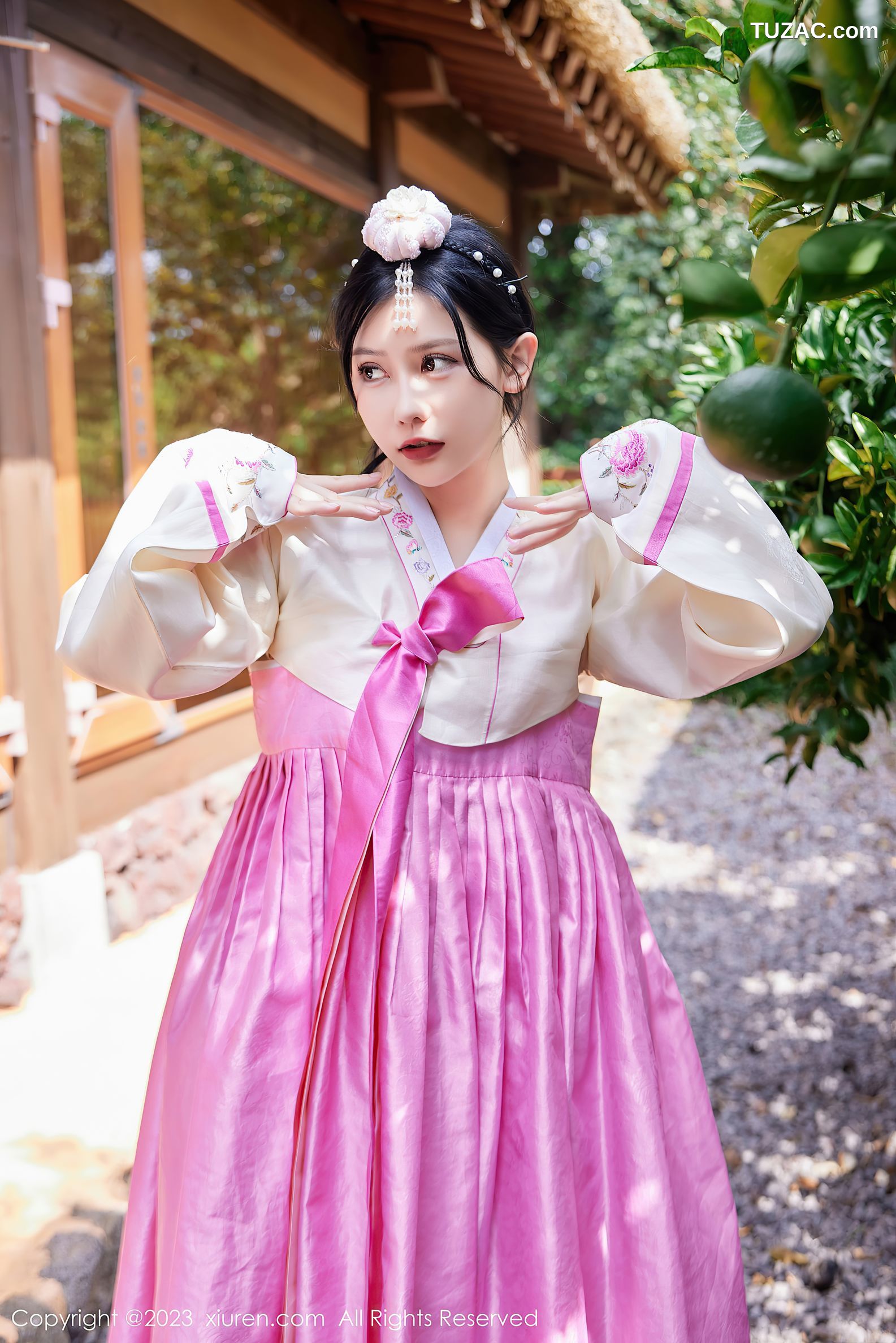 XiuRen秀人网-7564-尹甜甜-艳红色大长今服饰肉色紧身透视装-2023.10.26