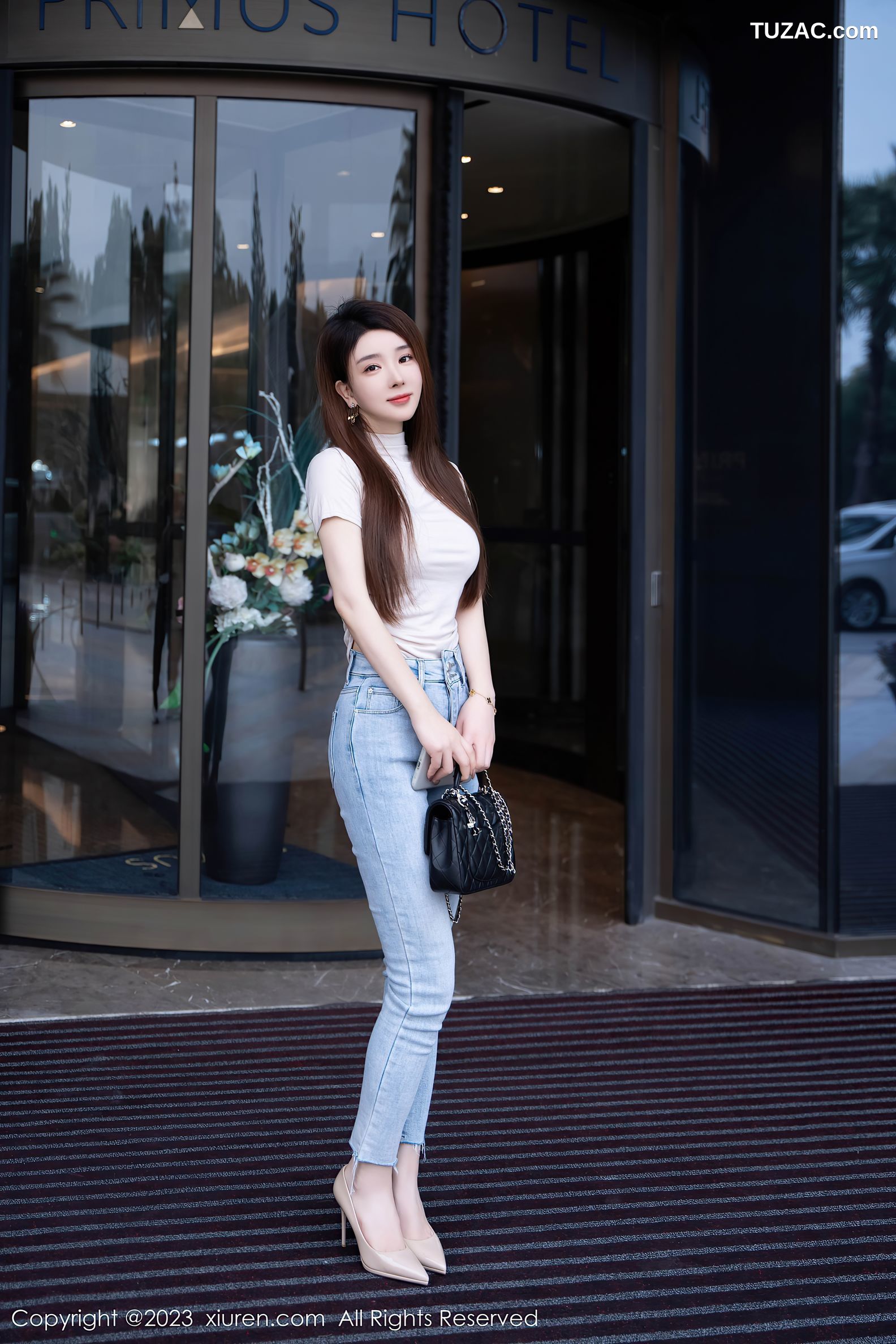 XiuRen秀人网-7586-雨儿baby-紧身T牛仔裤黑色内衣-2023.10.31