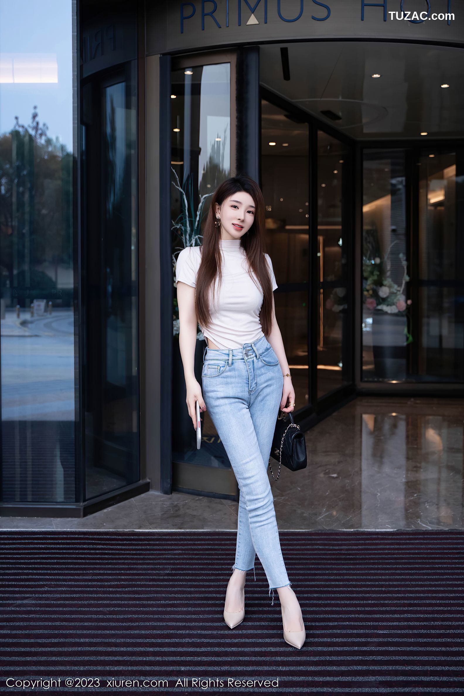 XiuRen秀人网-7586-雨儿baby-紧身T牛仔裤黑色内衣-2023.10.31