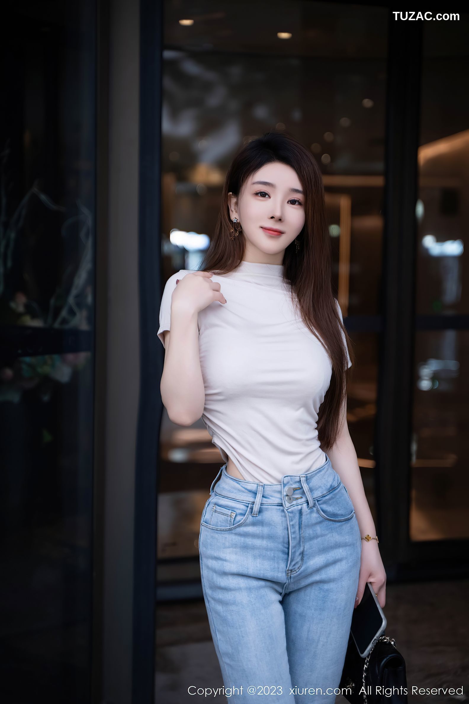 XiuRen秀人网-7586-雨儿baby-紧身T牛仔裤黑色内衣-2023.10.31