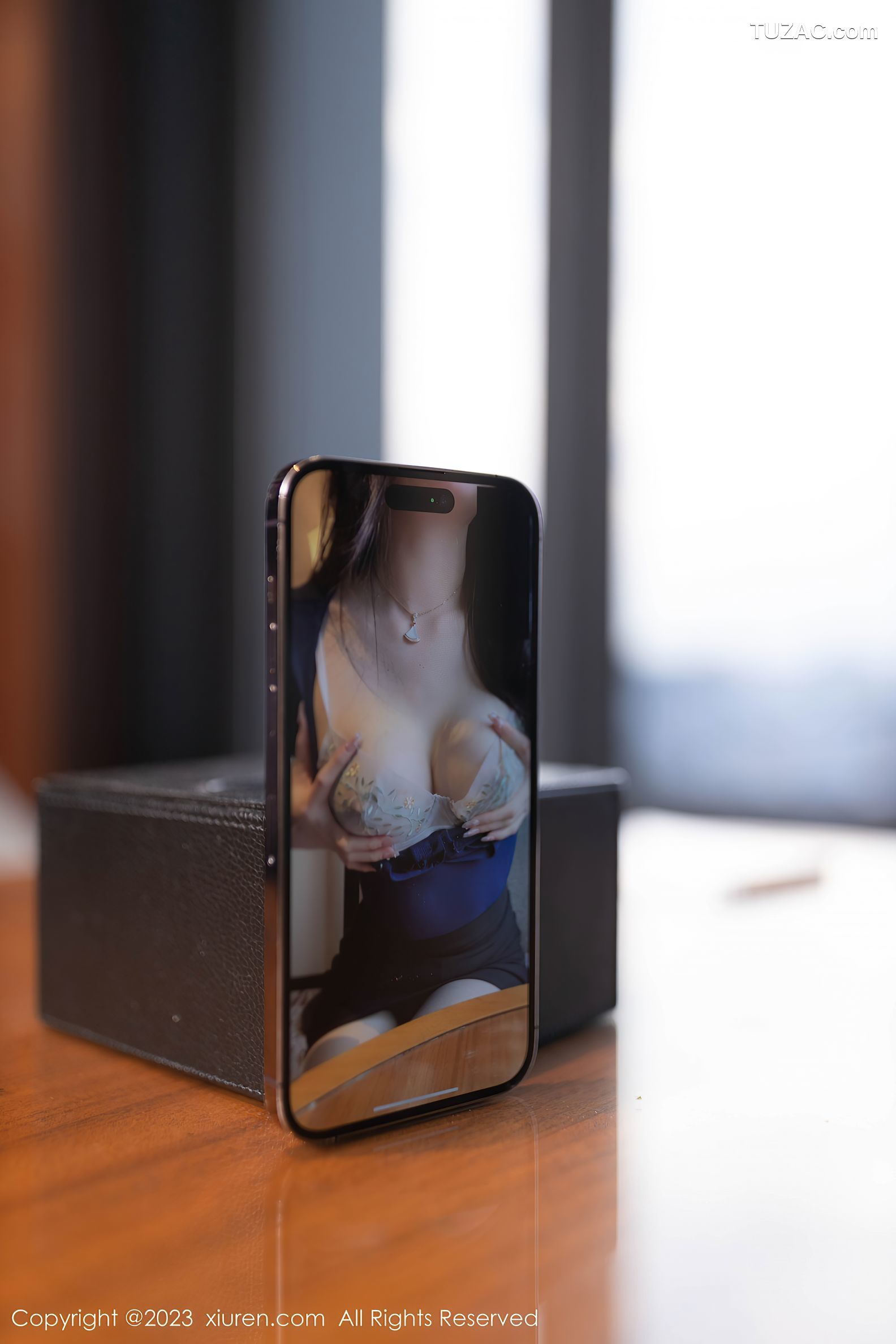 XiuRen秀人网-7604-小逗逗-深蓝T黑短裙薄纱内衣-2023.11.02