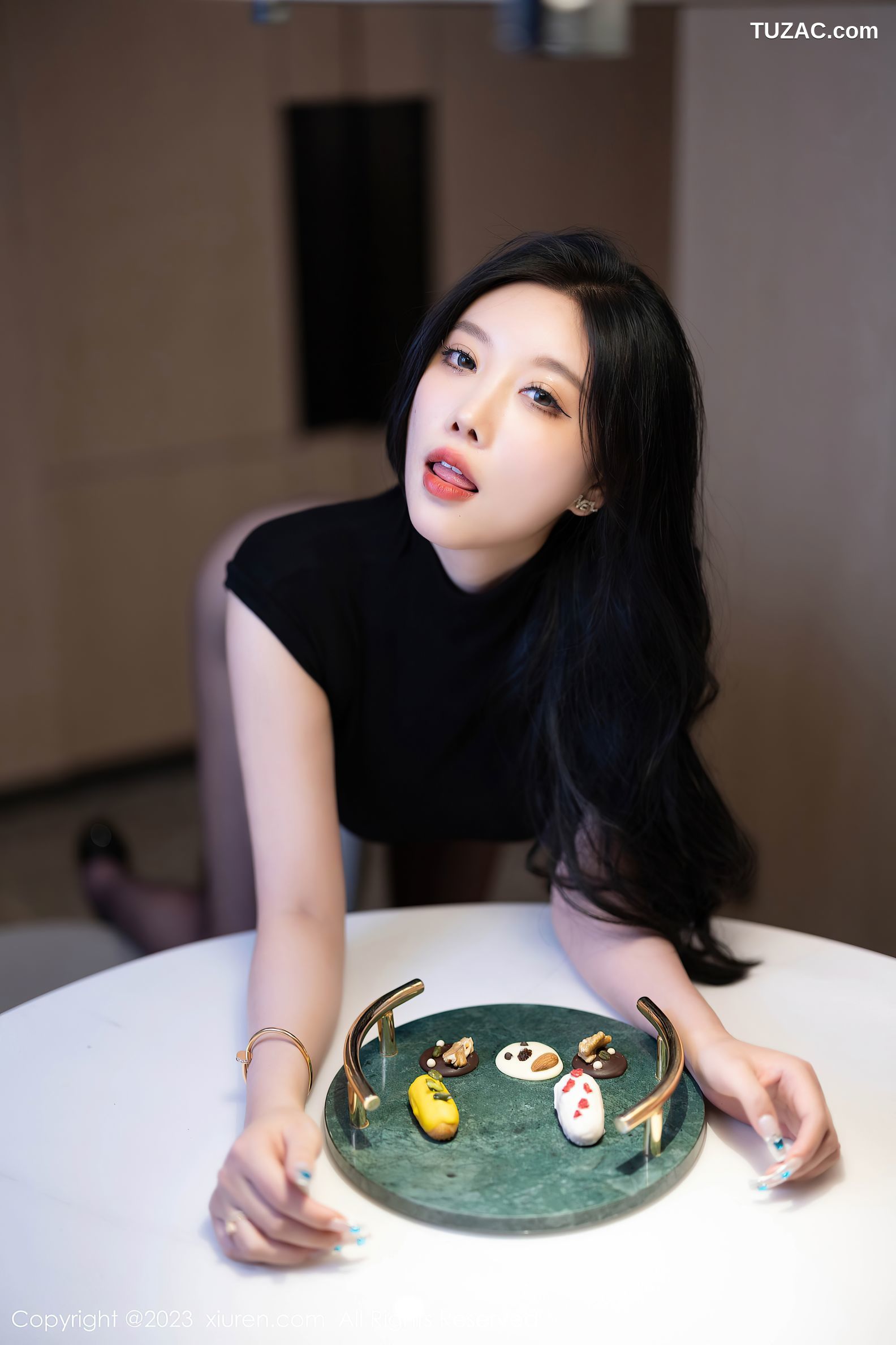 XiuRen秀人网-7627-杨晨晨Yome-黑T黑皮短裙黑蕾丝情趣内衣黑丝-2023.11.07