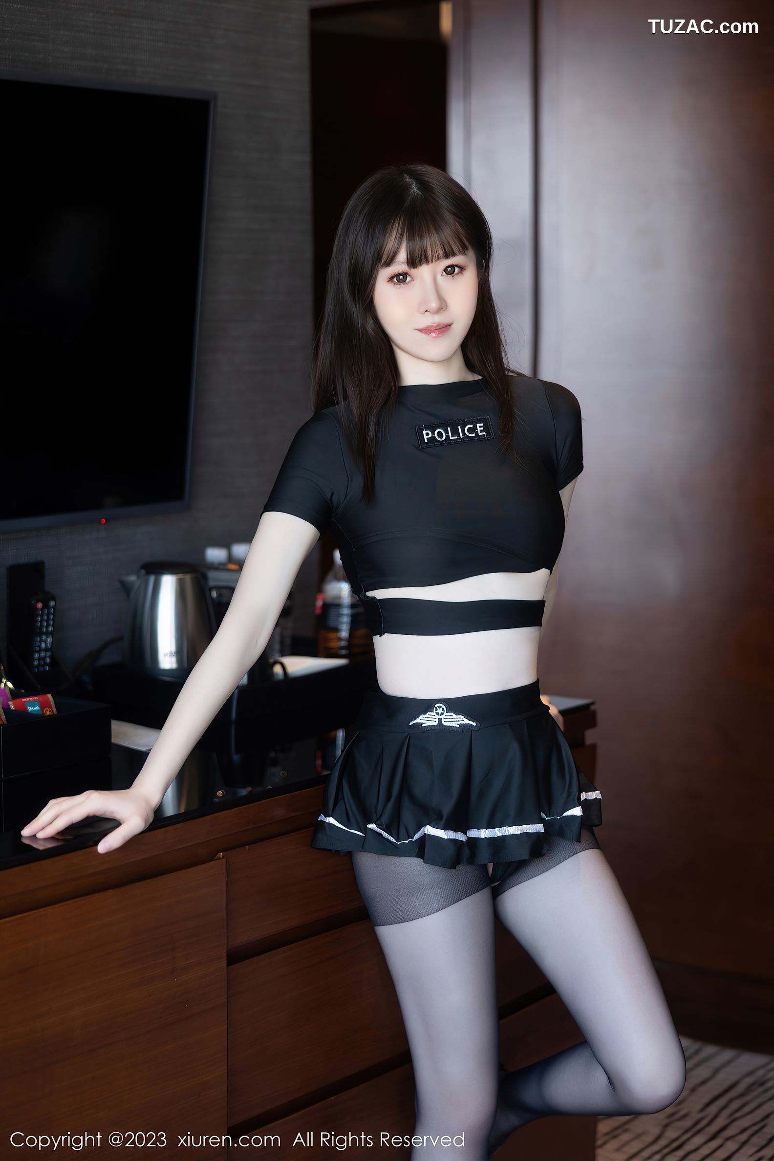 XiuRen秀人网-7637-林悠悠-情趣黑T短裙警服黑丝-2023.11.09