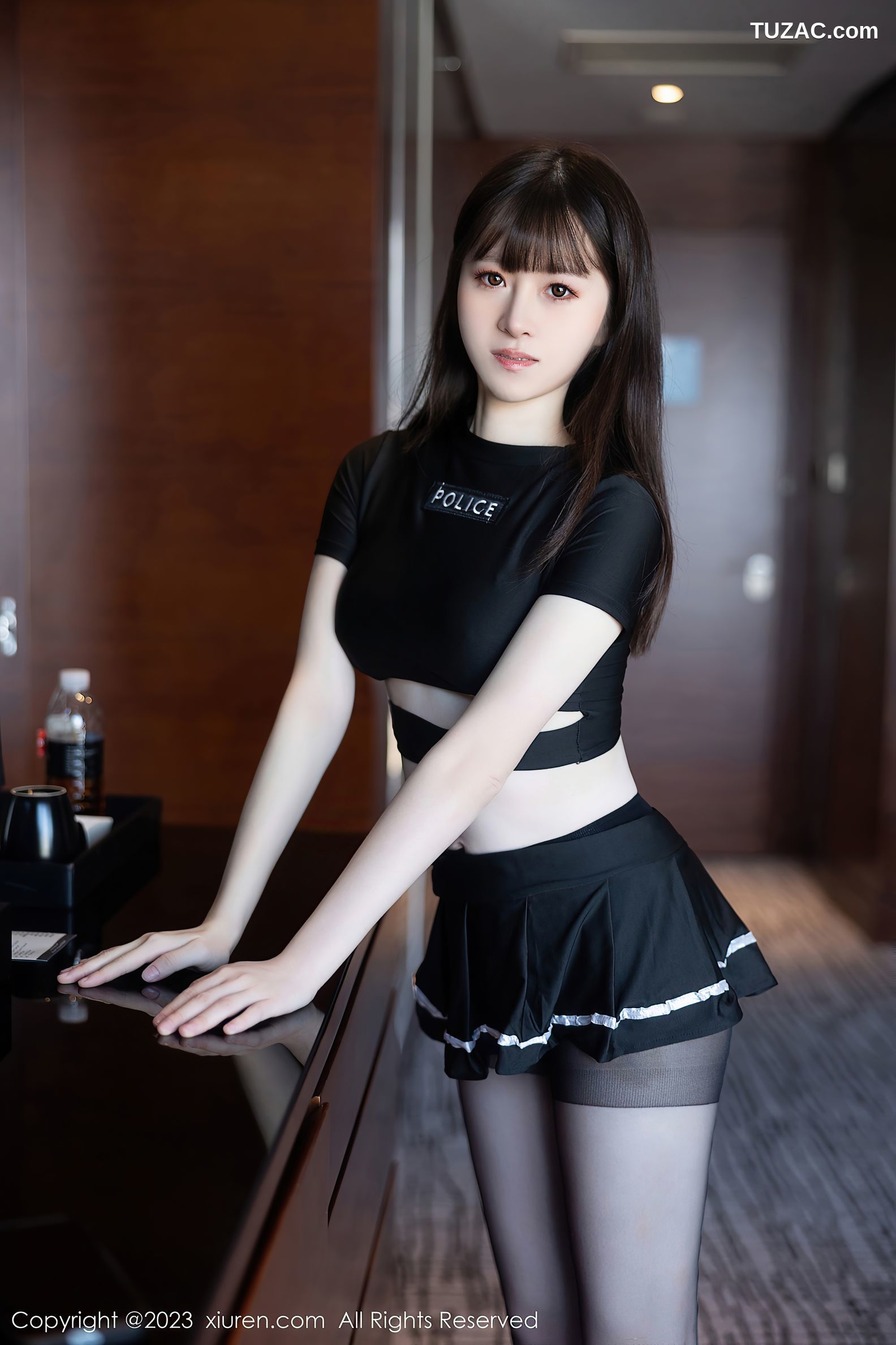 XiuRen秀人网-7637-林悠悠-情趣黑T短裙警服黑丝-2023.11.09