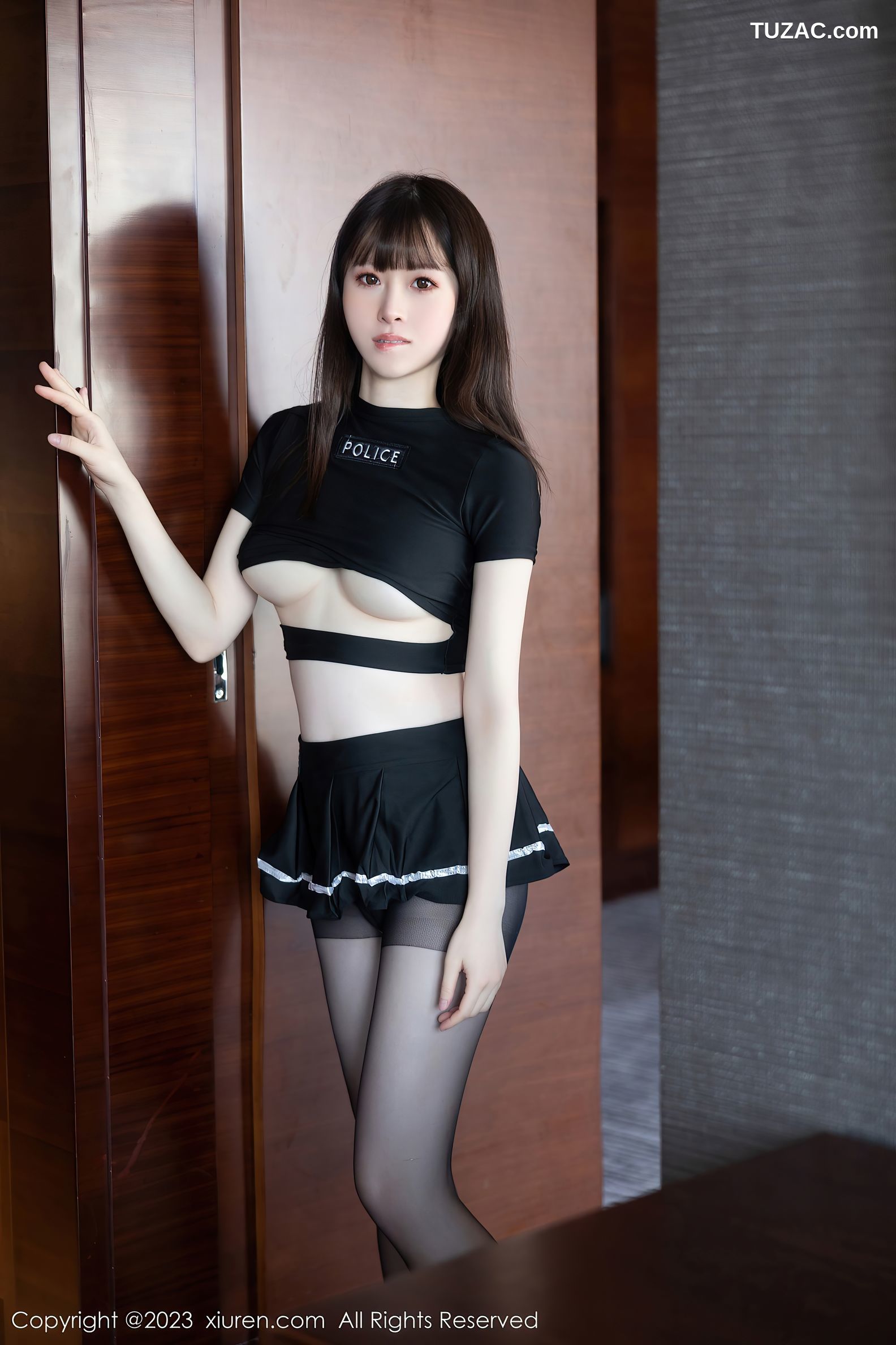 XiuRen秀人网-7637-林悠悠-情趣黑T短裙警服黑丝-2023.11.09