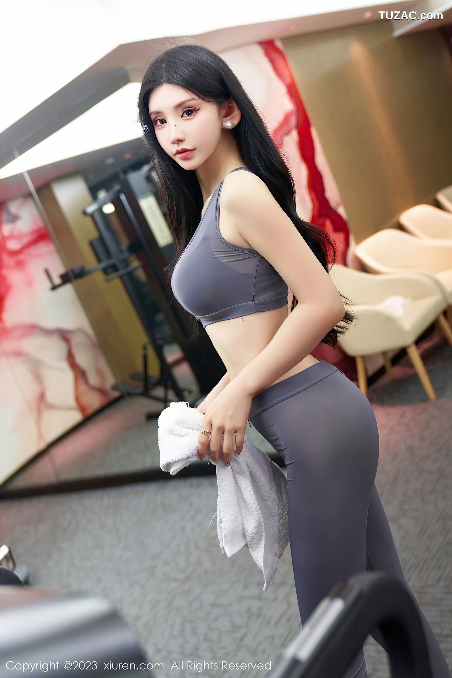XiuRen秀人网-7651-周于希Sally-主题《健身博主酒店一天》灰色运动装-2023.11.10