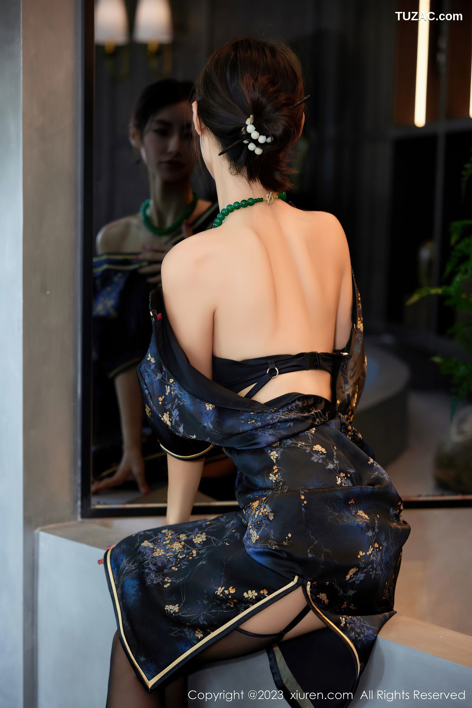 XiuRen秀人网-7656-lingyu69-黑色旗袍黑丝美腿-2023.11.14