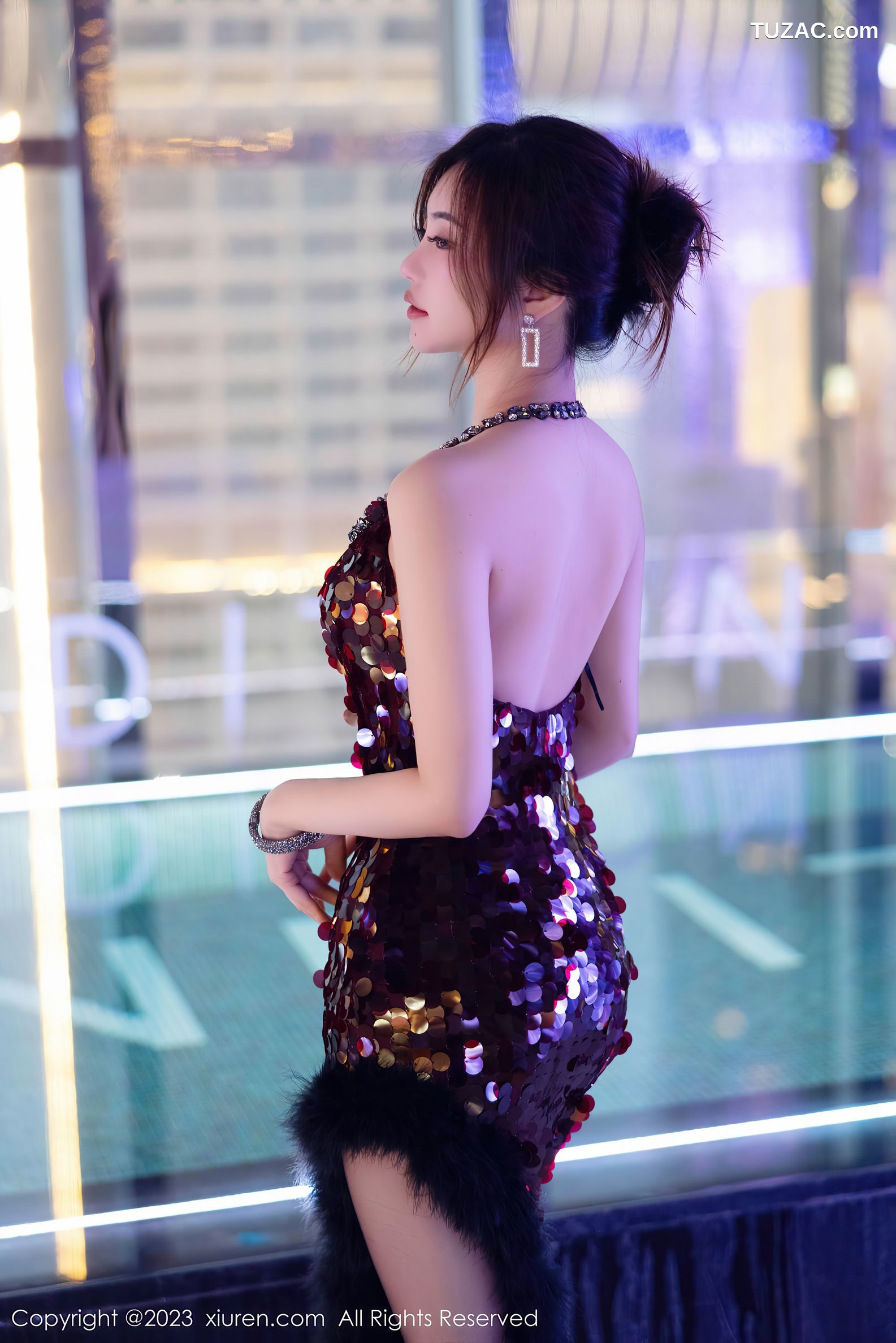 XiuRen秀人网-7679-绮里嘉ula-暗红色吊带长裙黑蕾丝内衣黑丝-2023.11.17