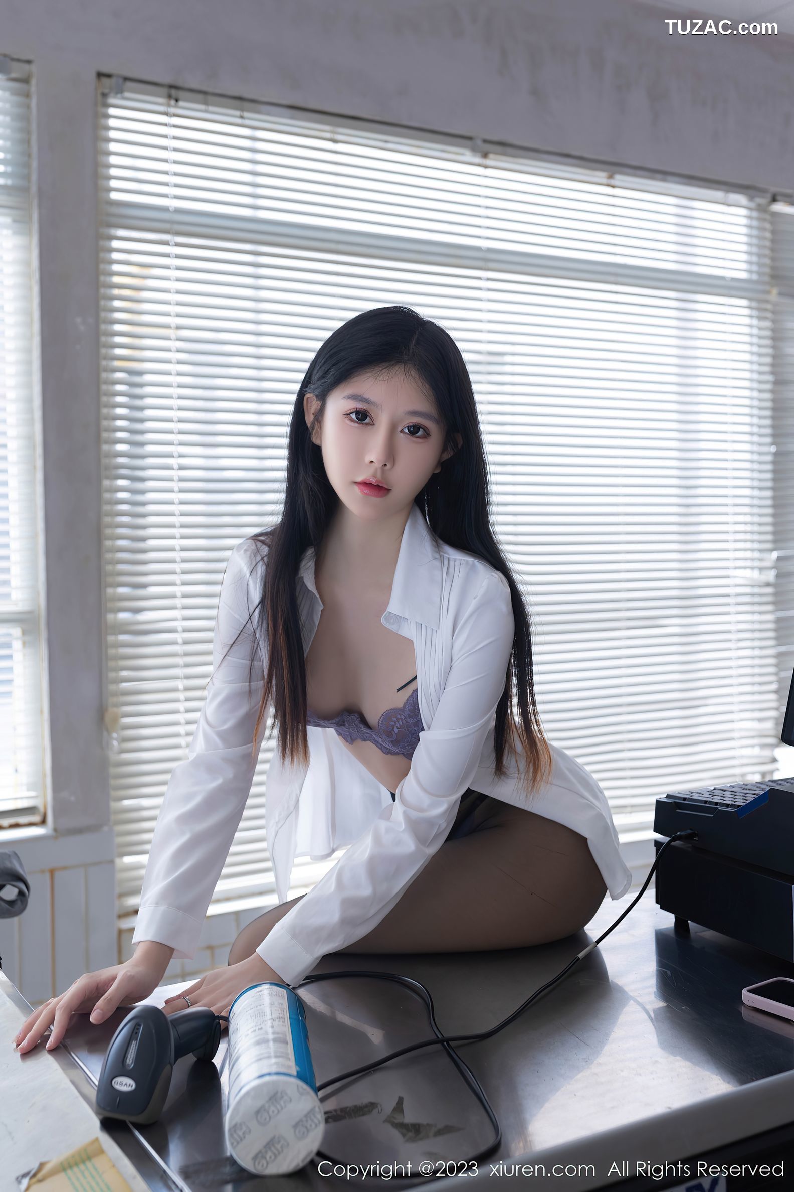 XiuRen秀人网-7684-幼幼-白衬衫灰短裙OL紫色蕾丝内衣黑丝-2023.11.17