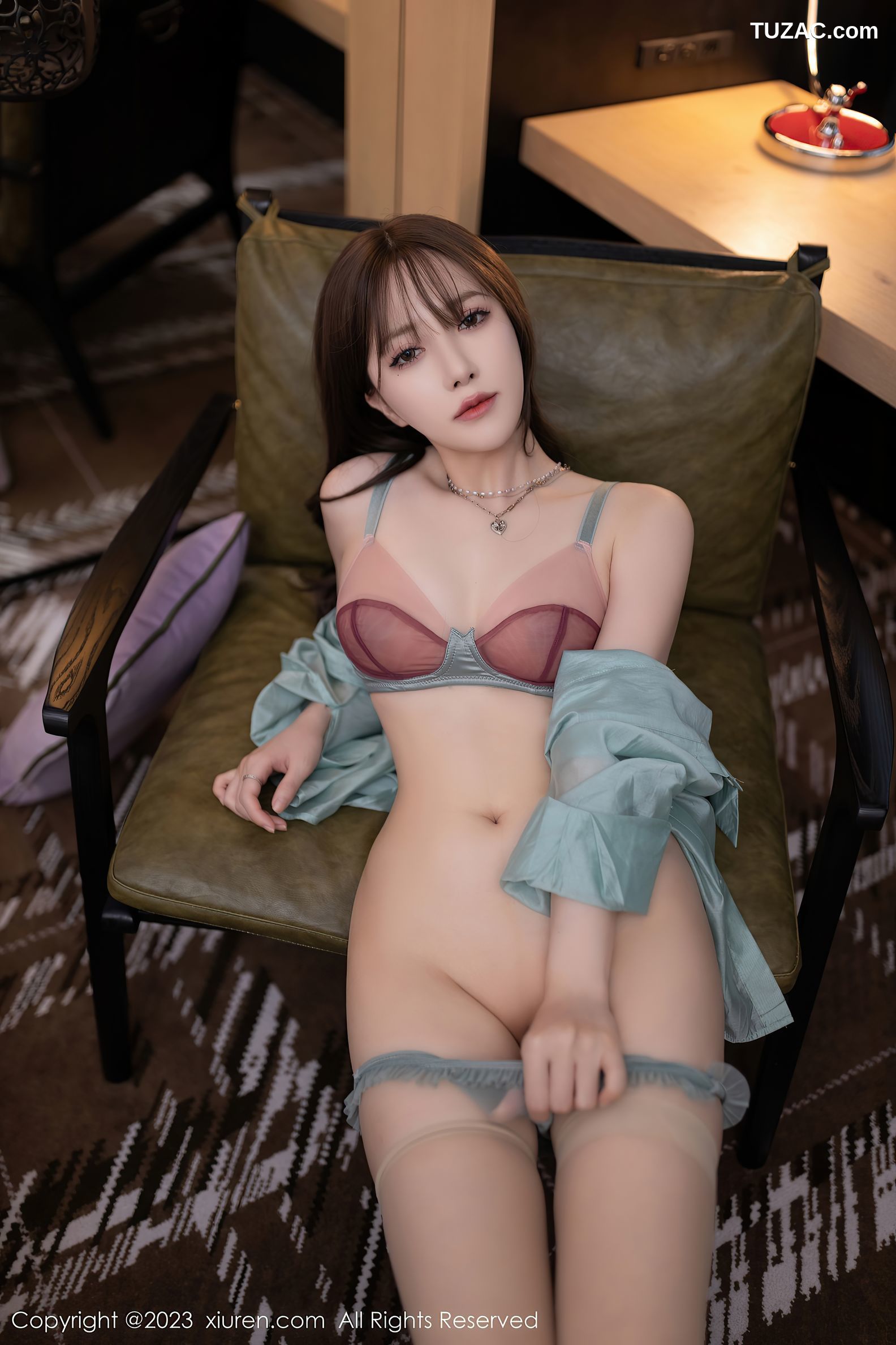 XiuRen秀人网-7721-鱼子酱Fish-淡灰绿衬衫红灰绿内衣-2023.11.24