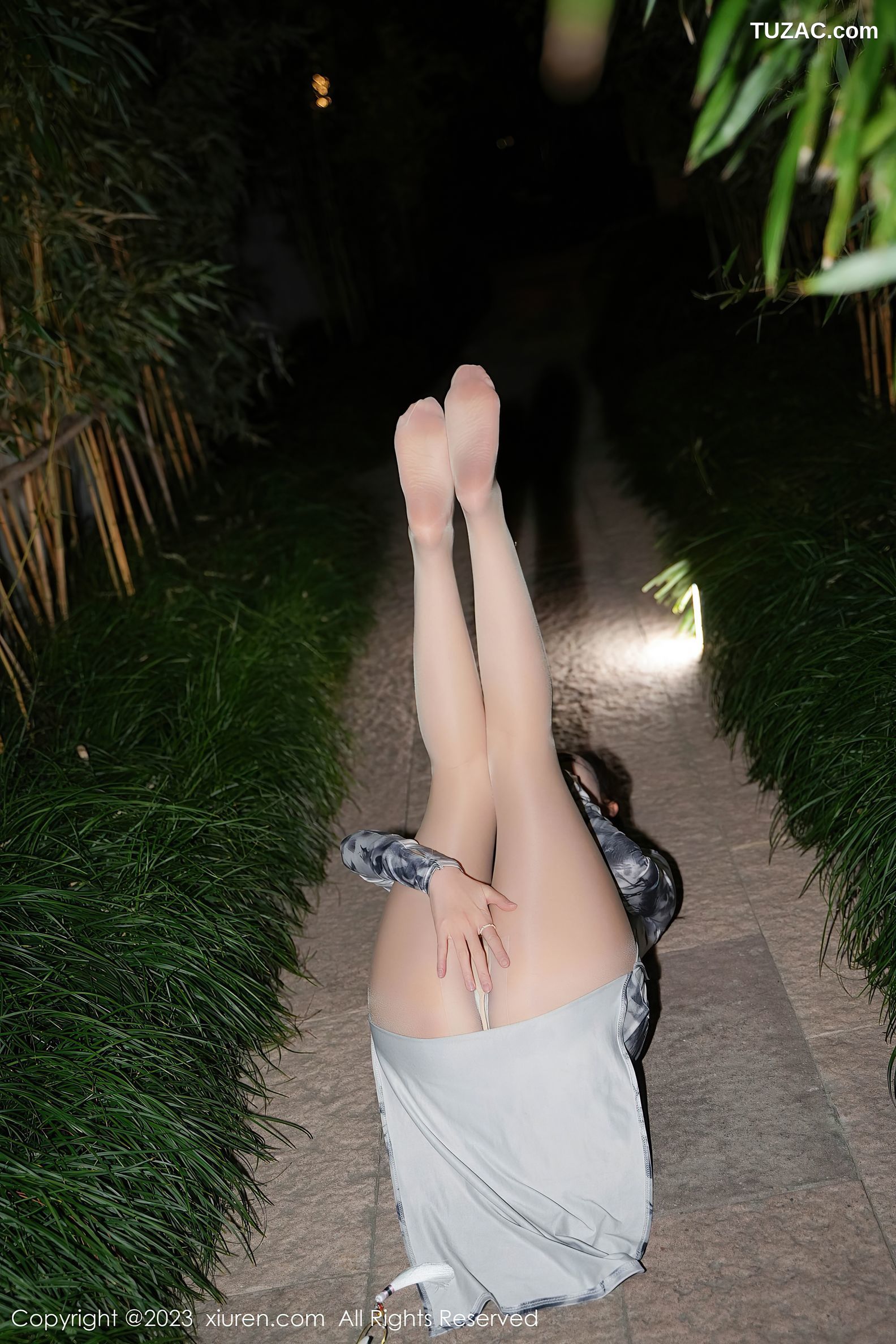 XiuRen秀人网-7744-Carol周妍希-白色灰蓝印花旗袍爆乳-2023.11.30