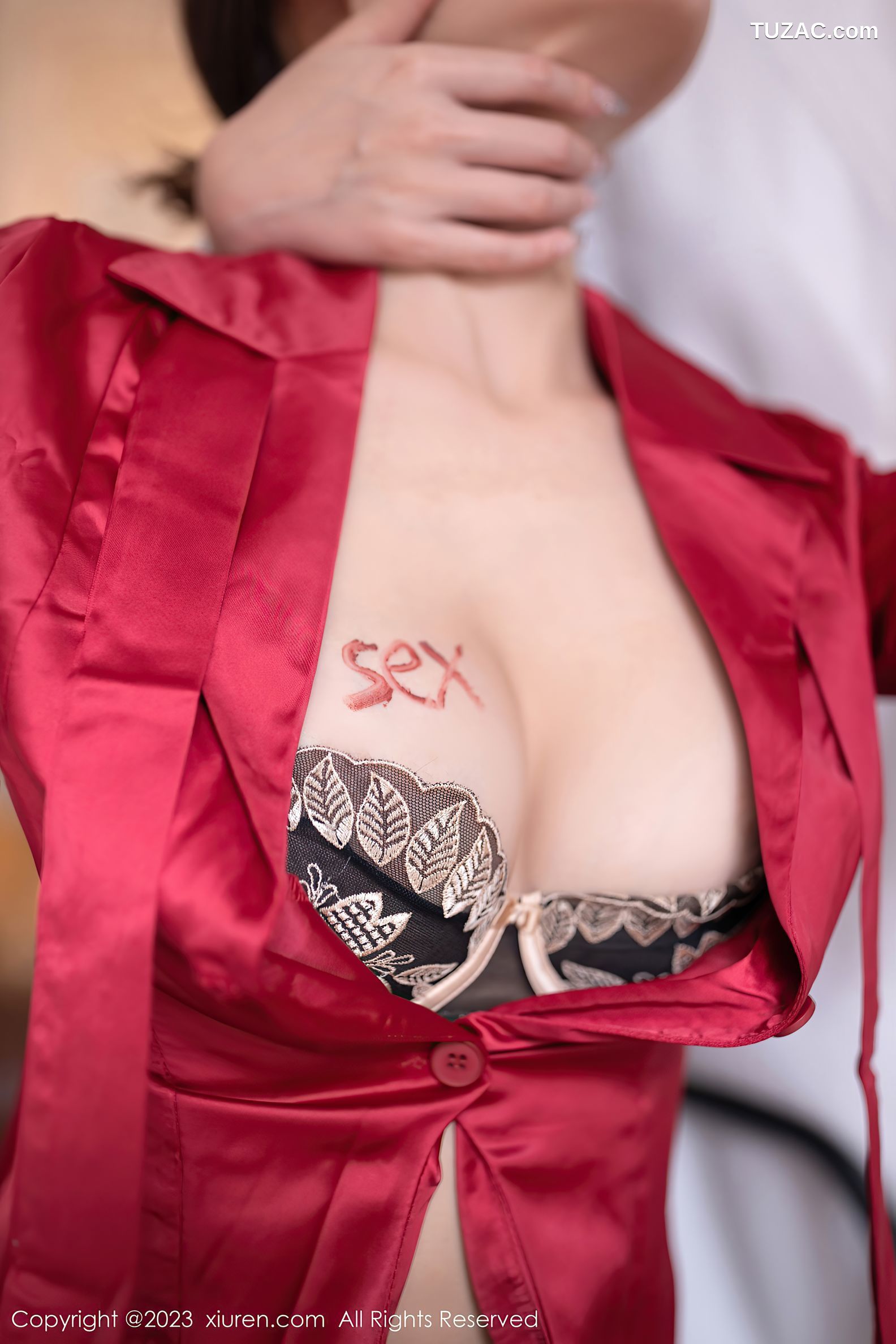 XiuRen秀人网-7778-陆萱萱-红衬衫黑皮裙黑色蕾丝内衣黑丝-2023.12.07