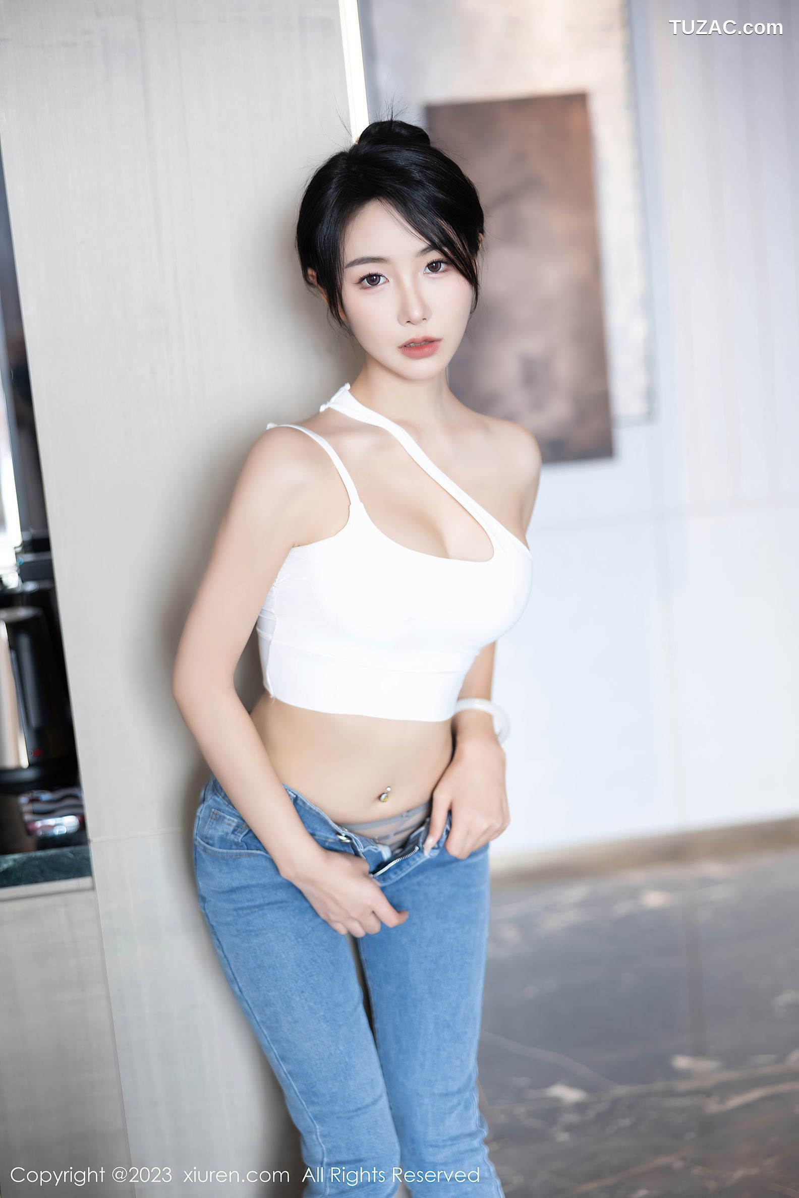 XiuRen秀人网-7781-苏苏阿-白T牛仔裤黑蕾丝内裤-2023.12.08