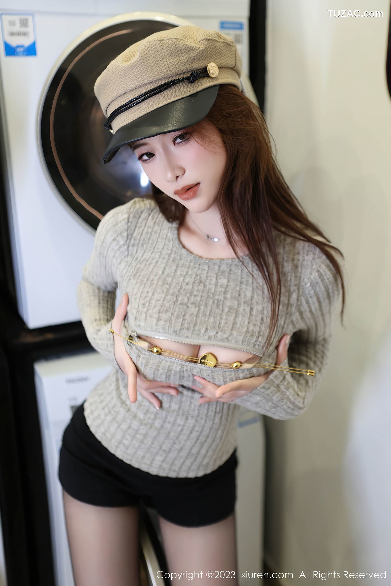 XiuRen秀人网-7790-月酱儿-黑短裙爆乳黑丝-2023.12.11