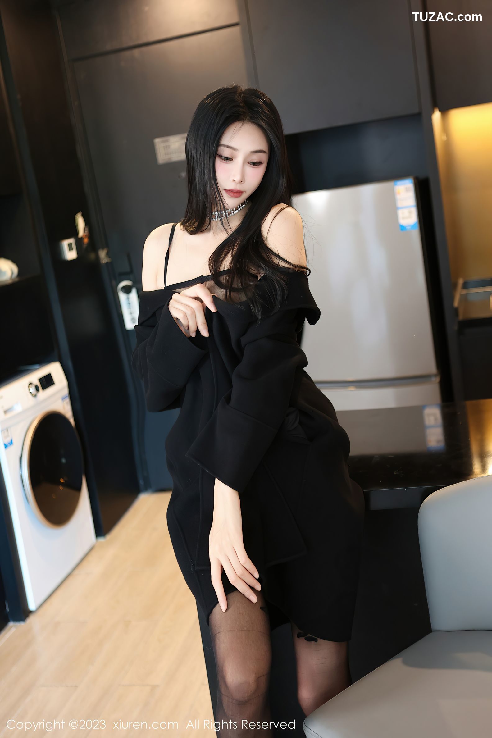 XiuRen秀人网-7797-草莓mm-黑外套黑色薄纱蕾丝内衣黑丝-2023.12.12