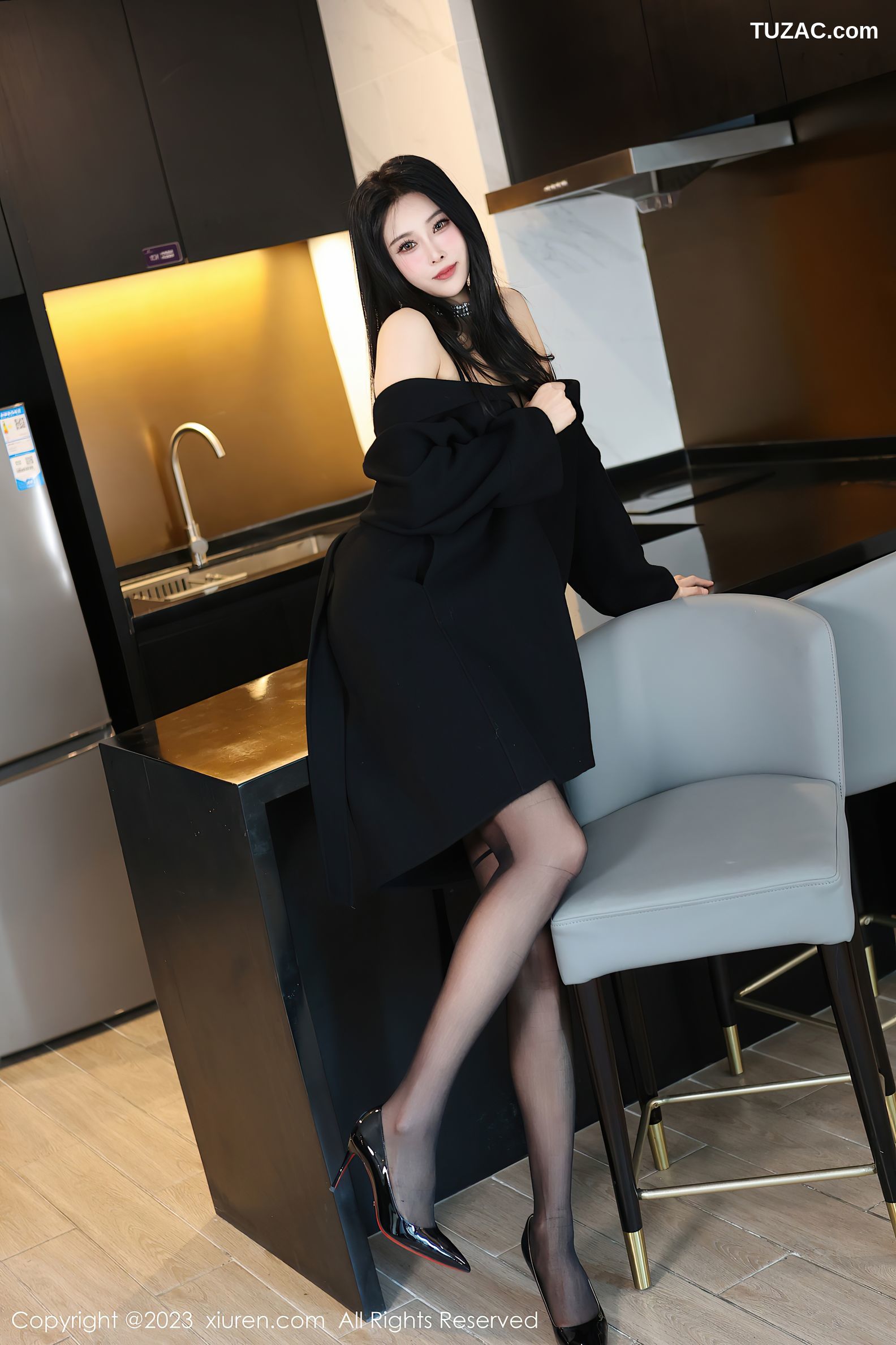 XiuRen秀人网-7797-草莓mm-黑外套黑色薄纱蕾丝内衣黑丝-2023.12.12