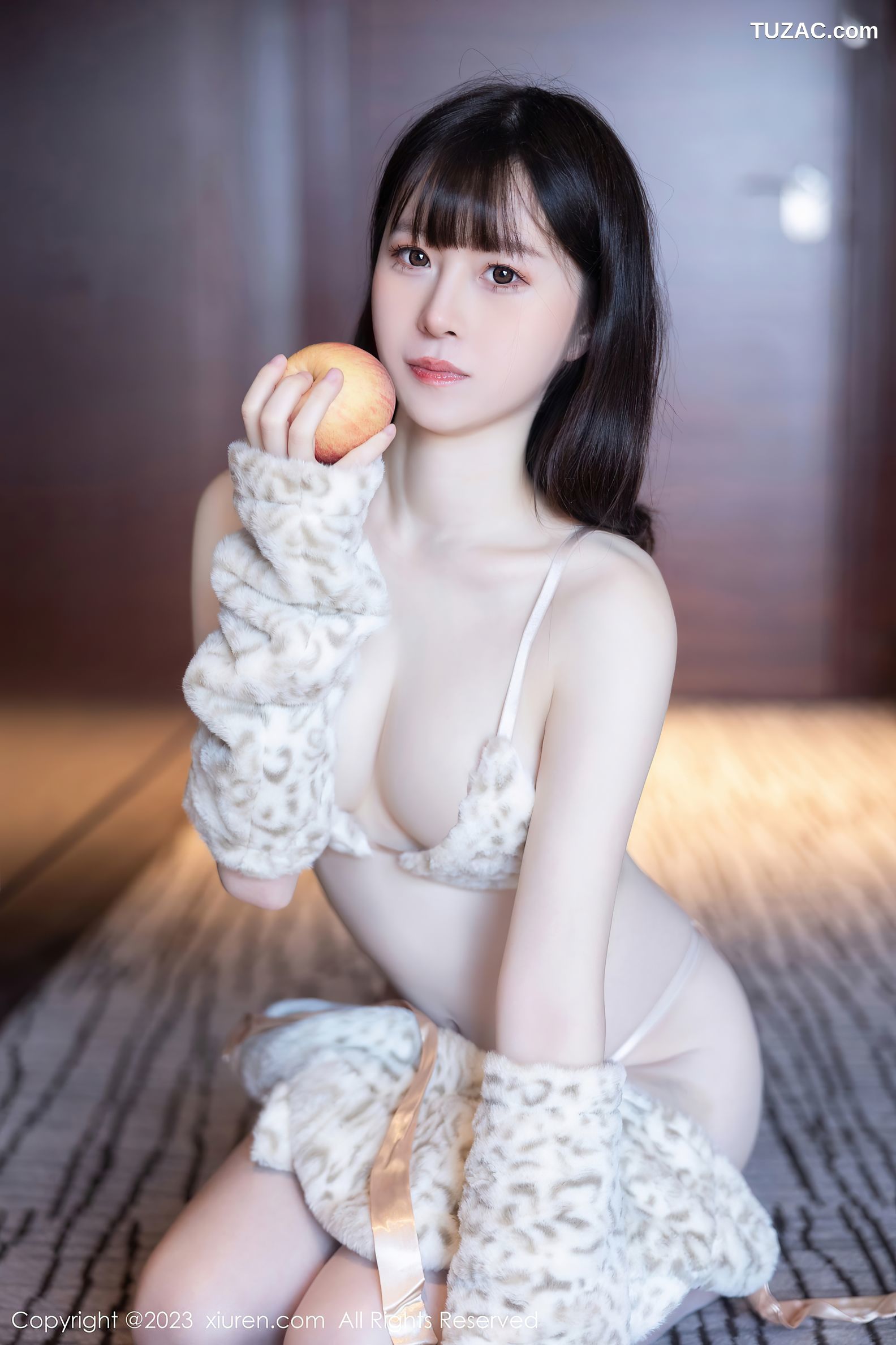 XiuRen秀人网-7803-林悠悠-浅色毛绒卡哇伊服饰-2023.12.13