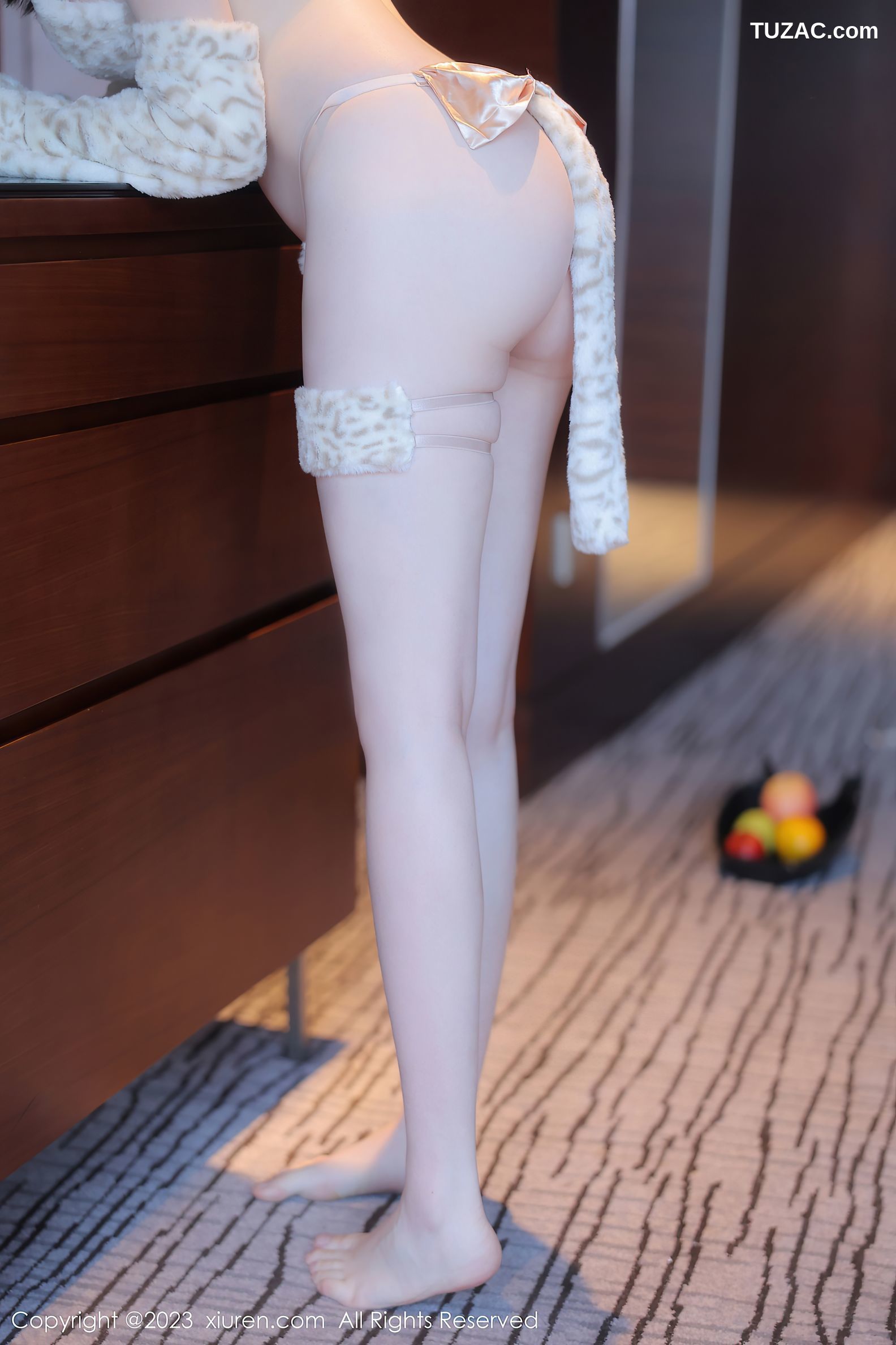 XiuRen秀人网-7803-林悠悠-浅色毛绒卡哇伊服饰-2023.12.13