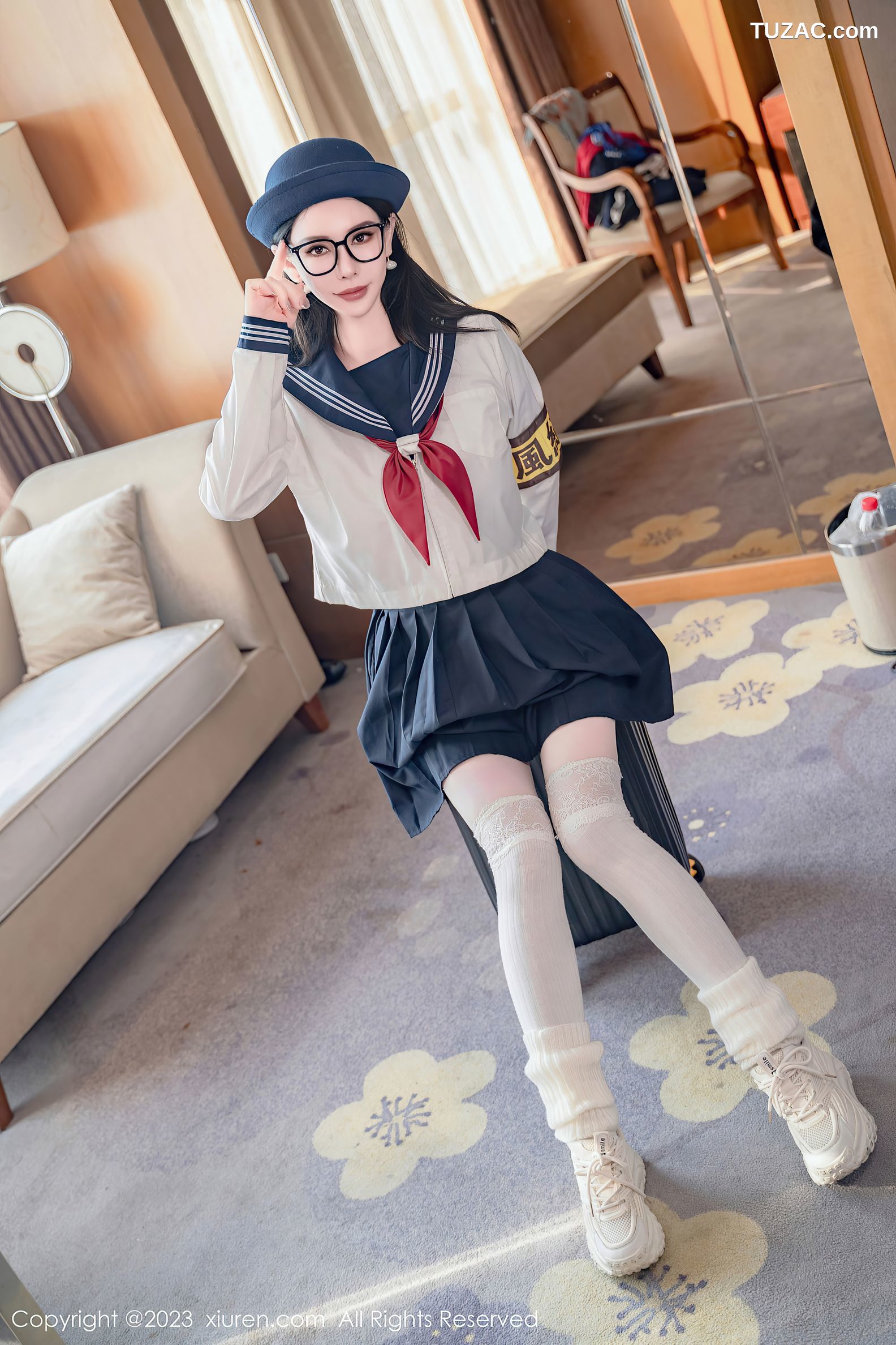 XiuRen秀人网-7839-悦悦姐-JK服空姐制服学生装税收装爆乳-2023.12.21