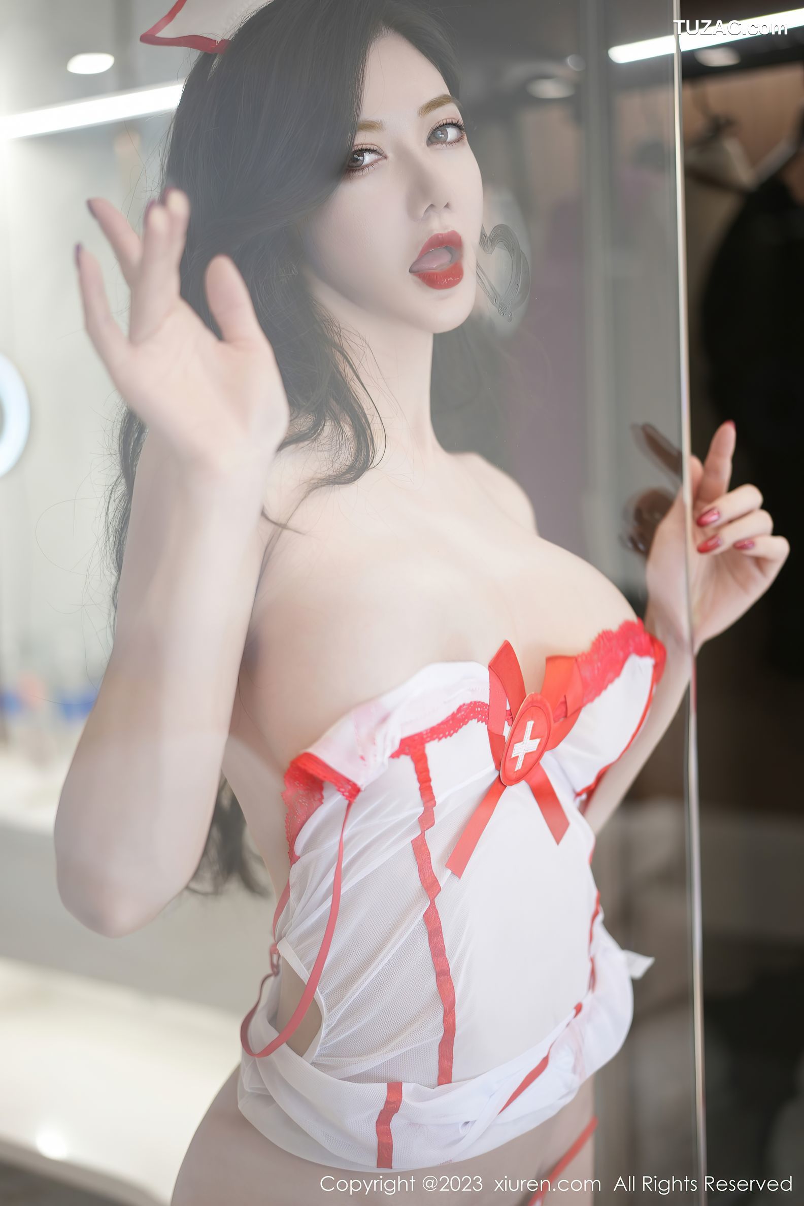 XiuRen秀人网-7849-心妍小公主-白色情趣护士服爆乳-2023.12.22