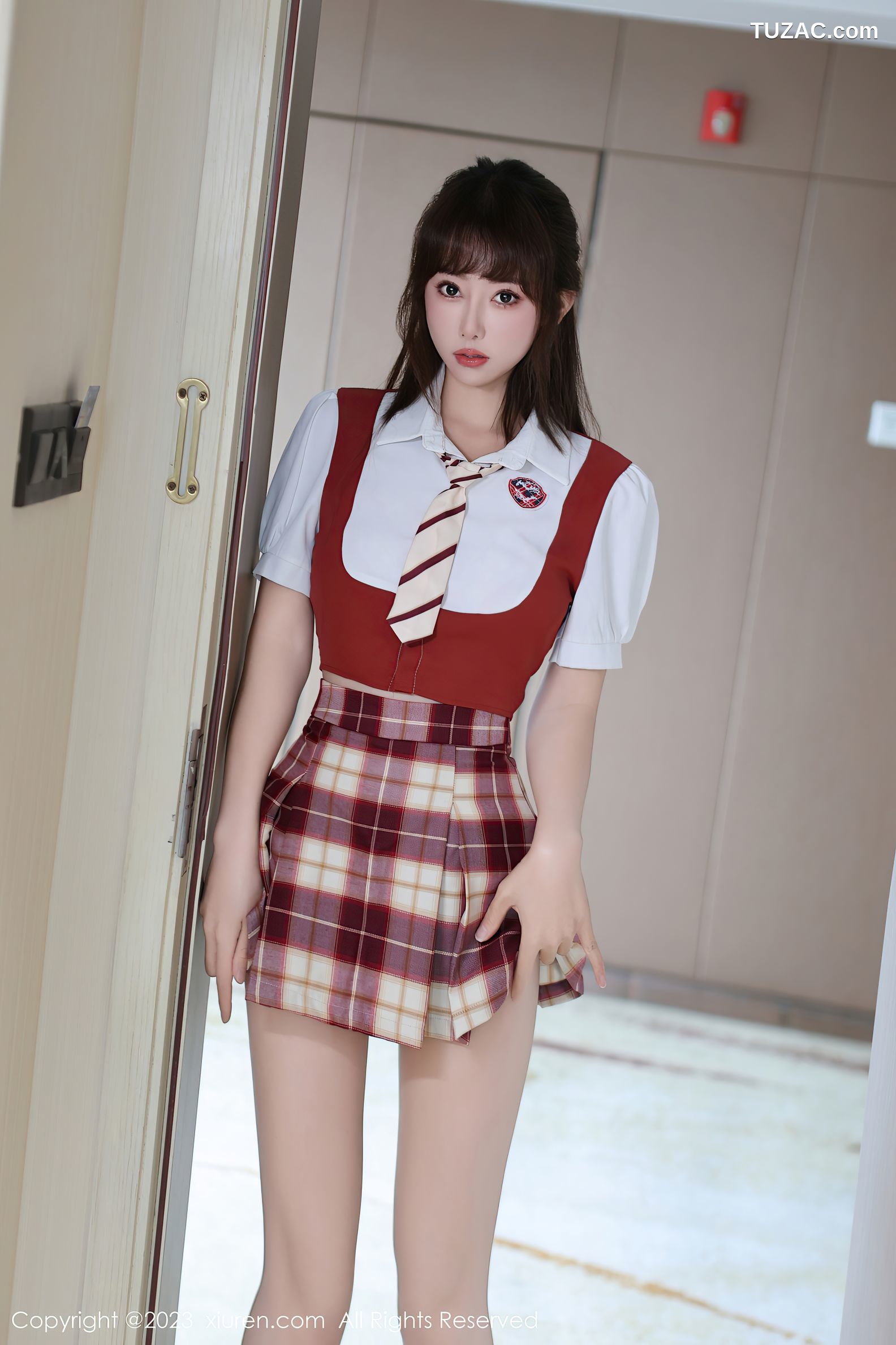 XiuRen秀人网-7851-金tiao-白衬衫红格子裙学生装红绳内衣爆乳-2023.12.22