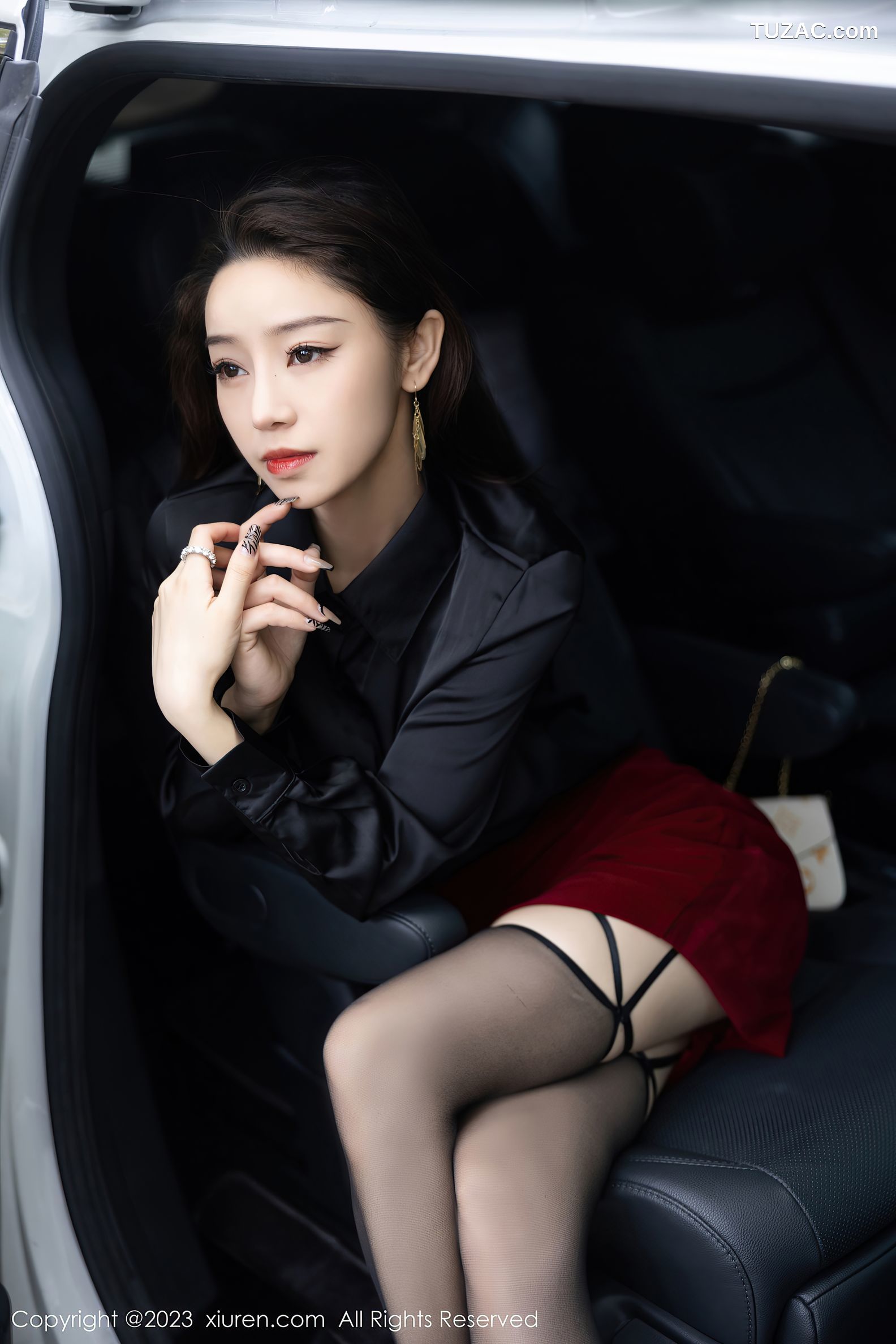 XiuRen秀人网-7867-苏曼兮-黑衫红短裙黑色内衣黑丝-2023.12.26