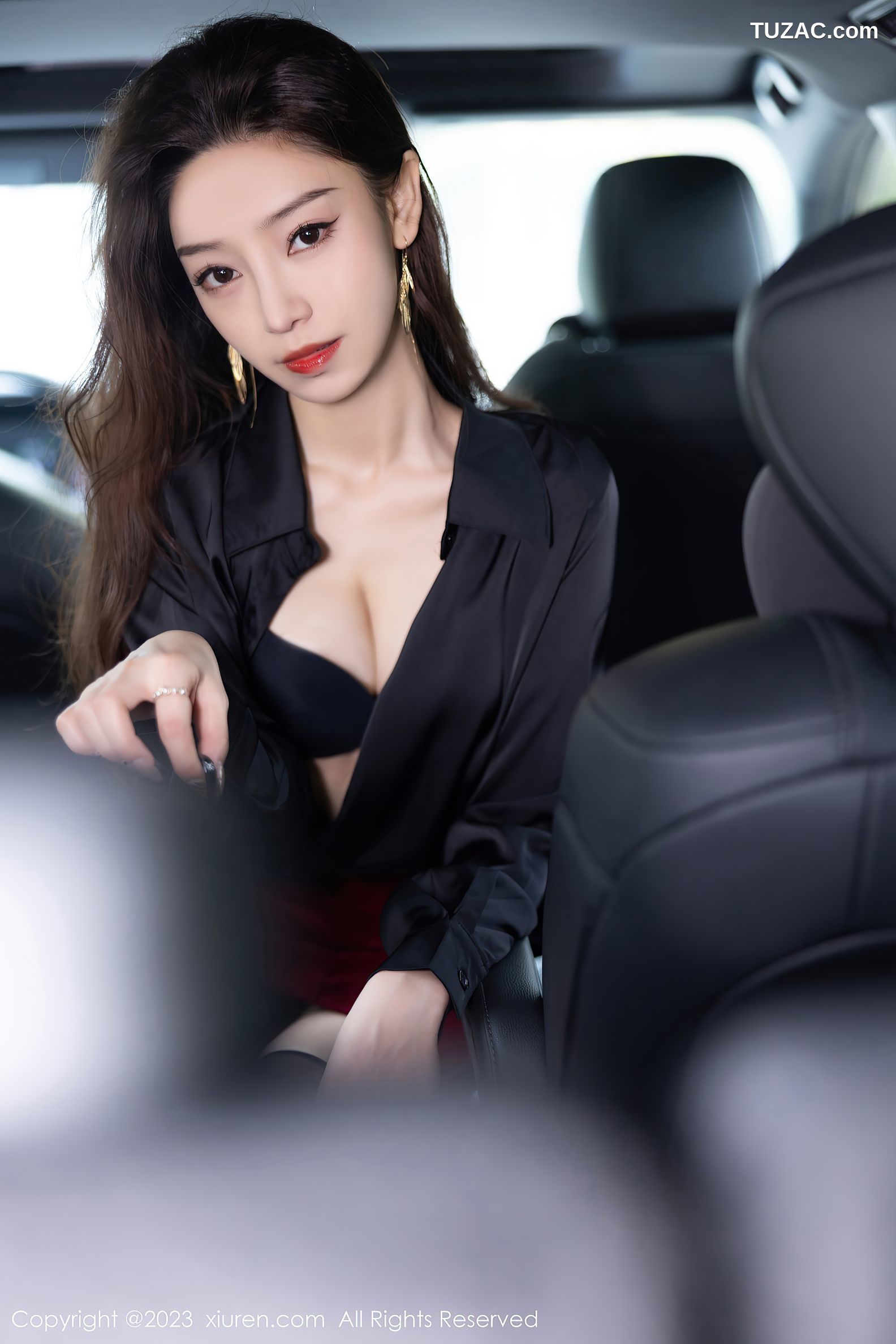 XiuRen秀人网-7867-苏曼兮-黑衫红短裙黑色内衣黑丝-2023.12.26