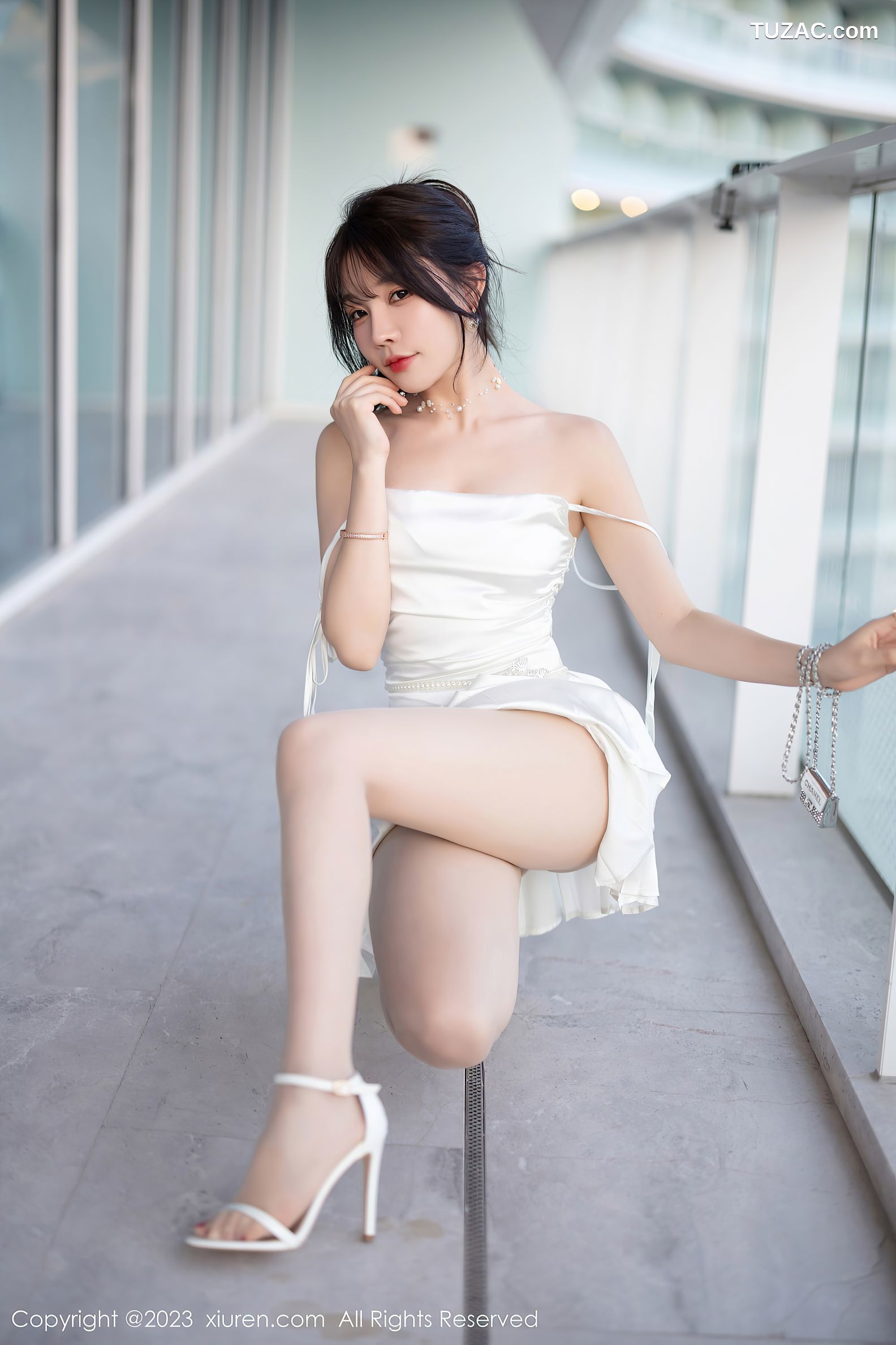 XiuRen秀人网-7889-徐莉芝Booty-白色露肩礼裙白色蕾丝情趣内衣-2023.12.29