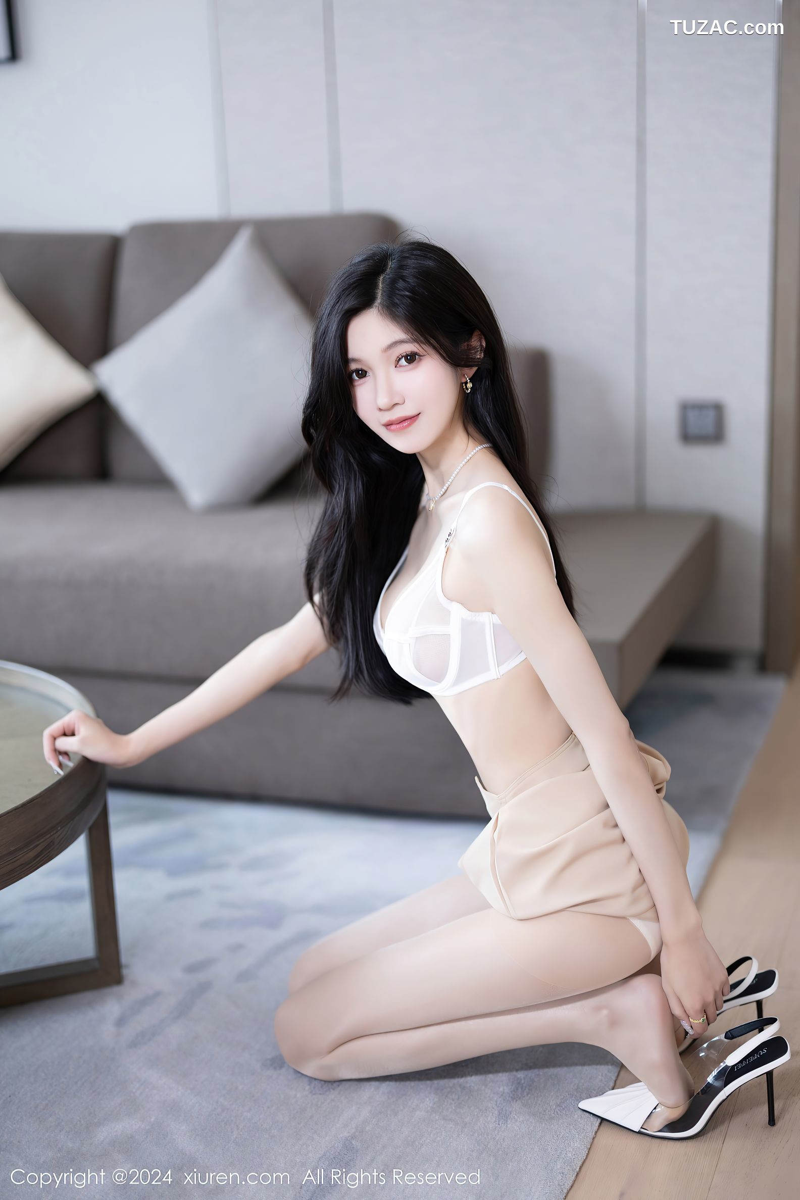 XiuRen秀人网-7906-程程程-OL白衬衫米色短裙白色蕾丝内衣原色丝袜-2024.01.03