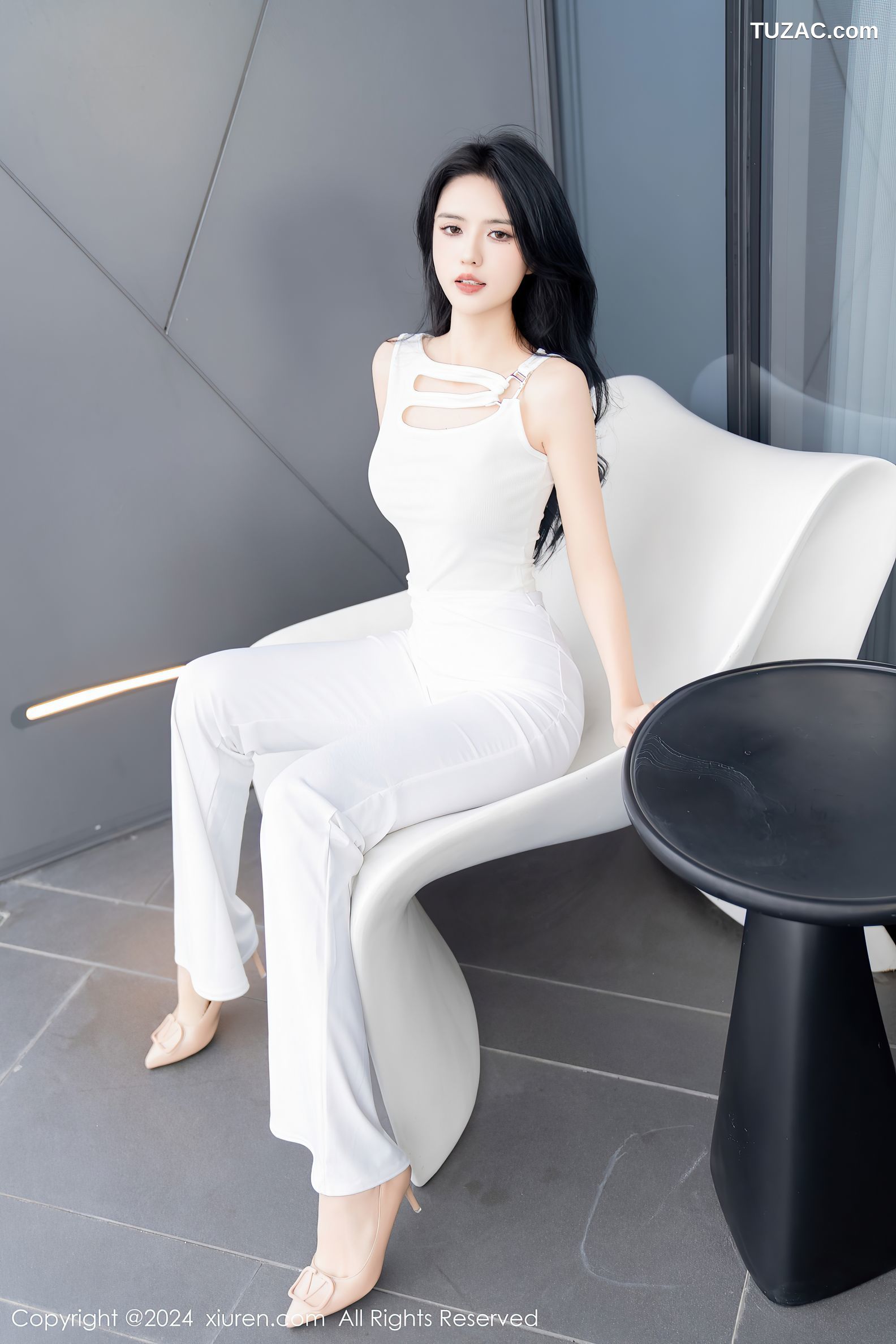 XiuRen秀人网-7937-浅浅Danny-简约白色长裤-2024.01.10