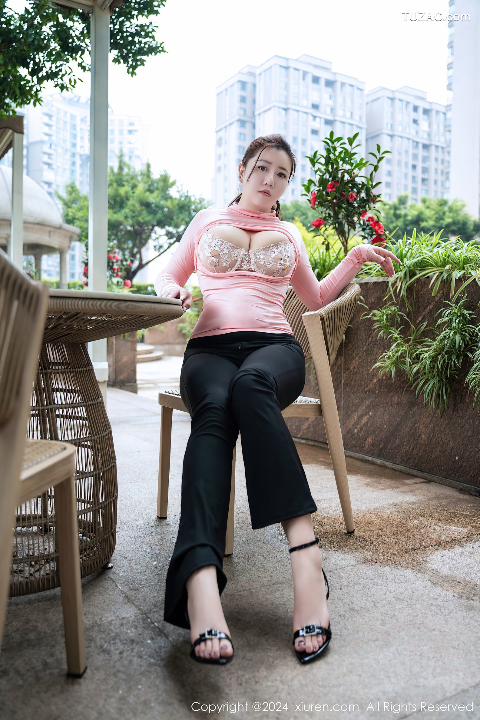 XiuRen秀人网-7943-王婉悠Queen-粉色上衣黑色瑜伽裤爆乳假阳具-2024.01.11