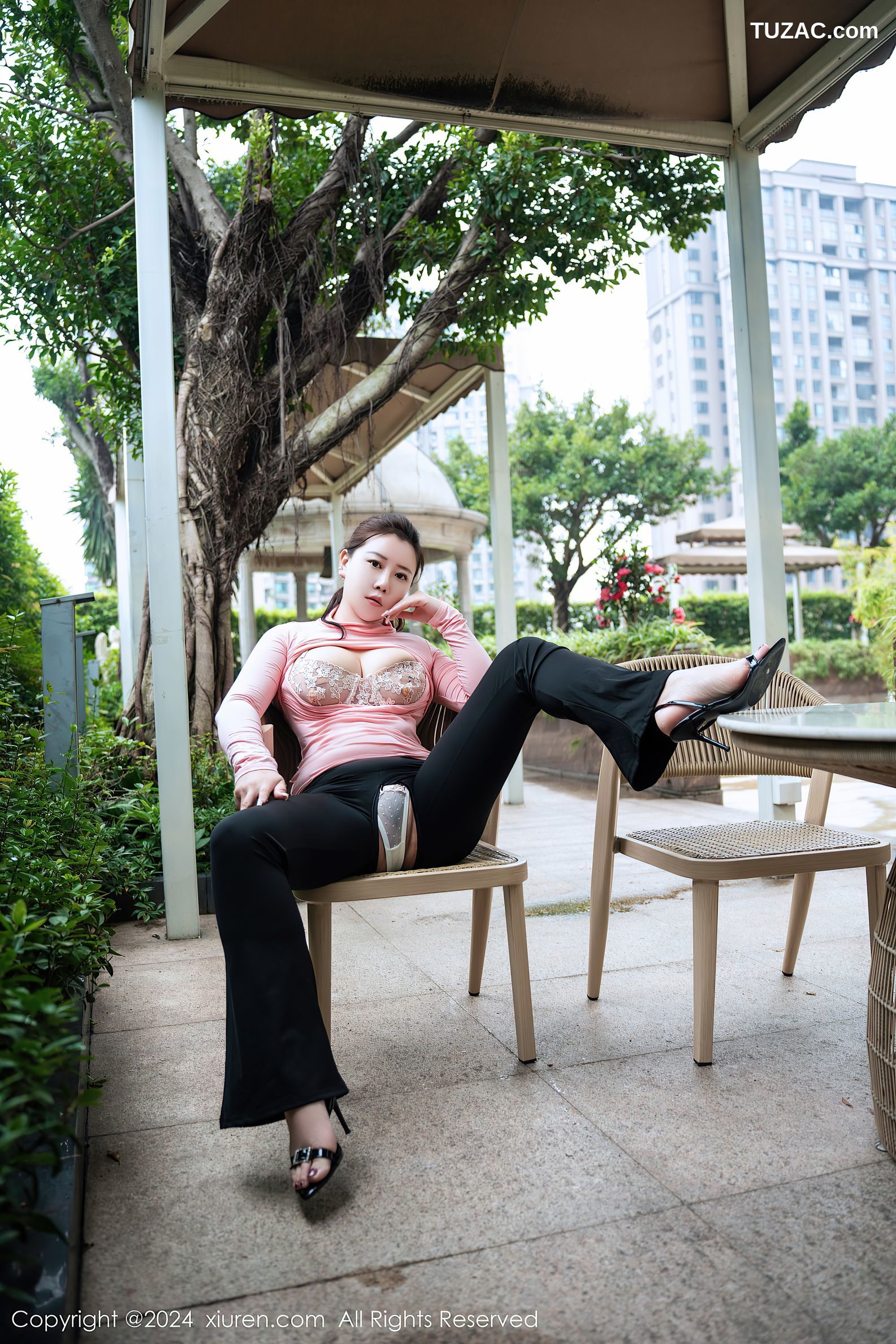 XiuRen秀人网-7943-王婉悠Queen-粉色上衣黑色瑜伽裤爆乳假阳具-2024.01.11