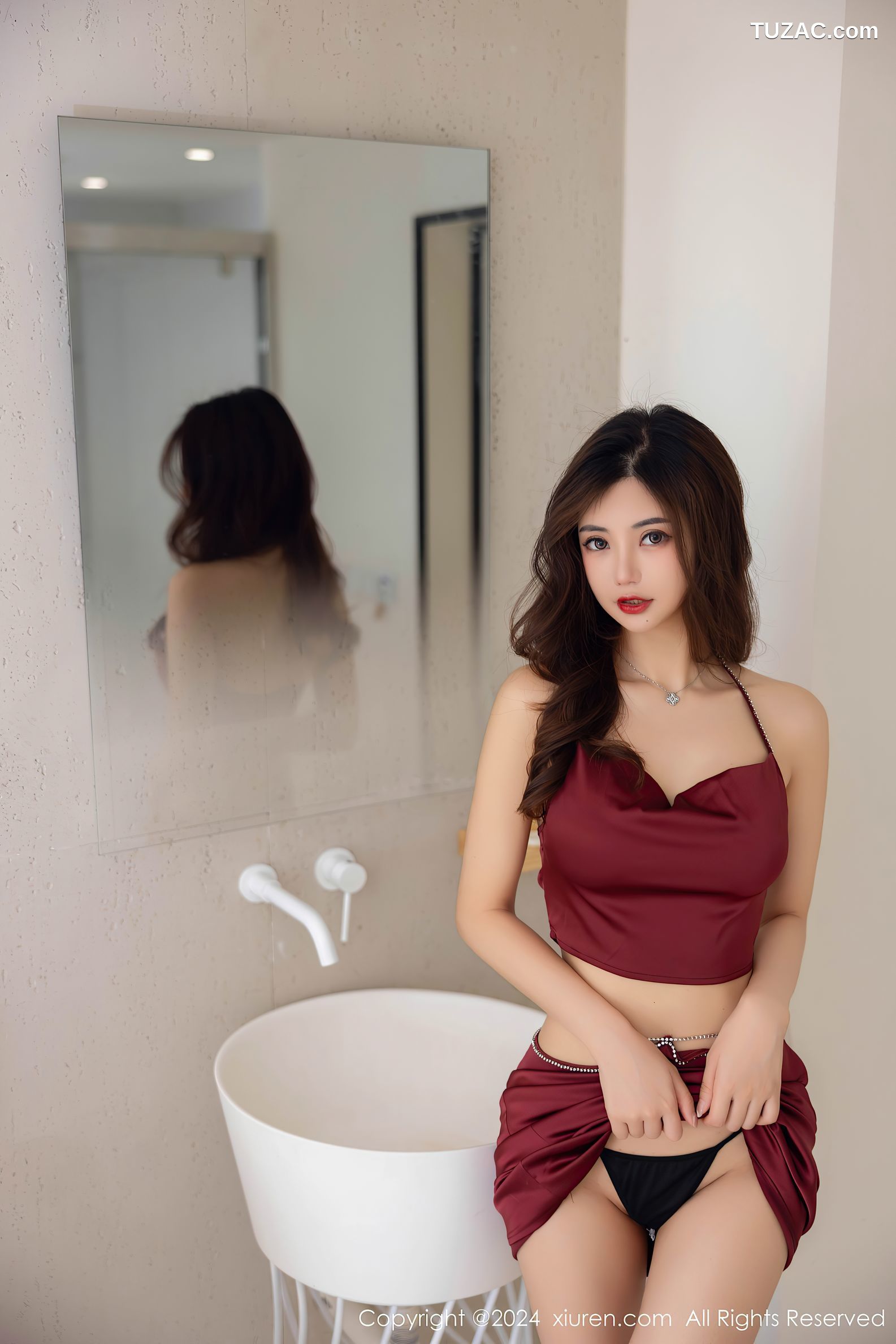 XiuRen秀人网-7951-绮里嘉ula-白吊带短裙-红色抹胸短裙-2024.01.12