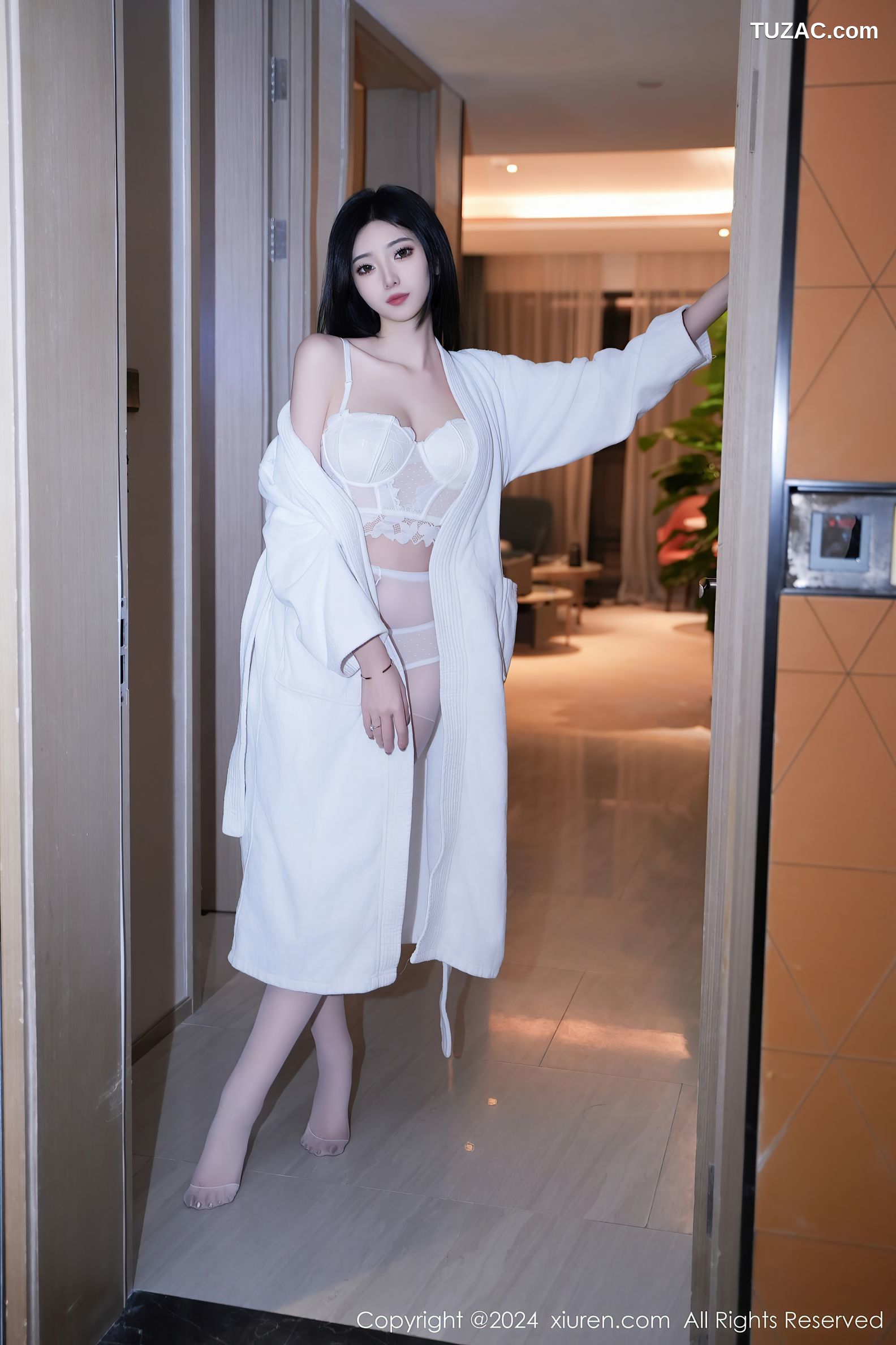 XiuRen秀人网-7960-安琪Yee-安琪-Yee-白色睡袍白色蕾丝内衣-2024.01.15