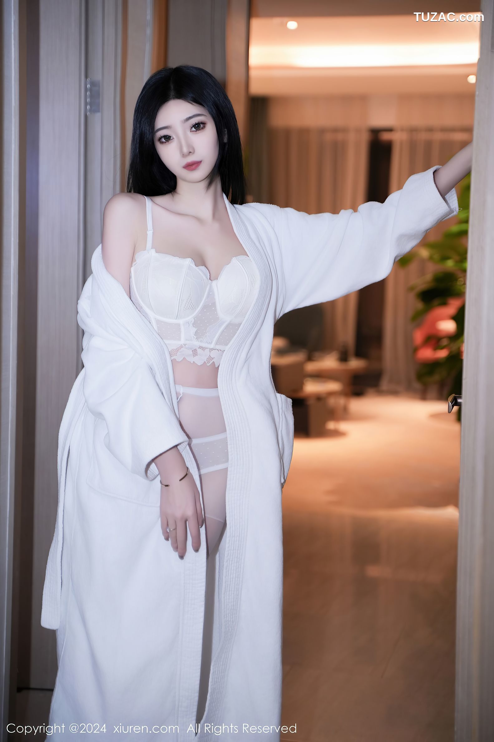 XiuRen秀人网-7960-安琪Yee-安琪-Yee-白色睡袍白色蕾丝内衣-2024.01.15