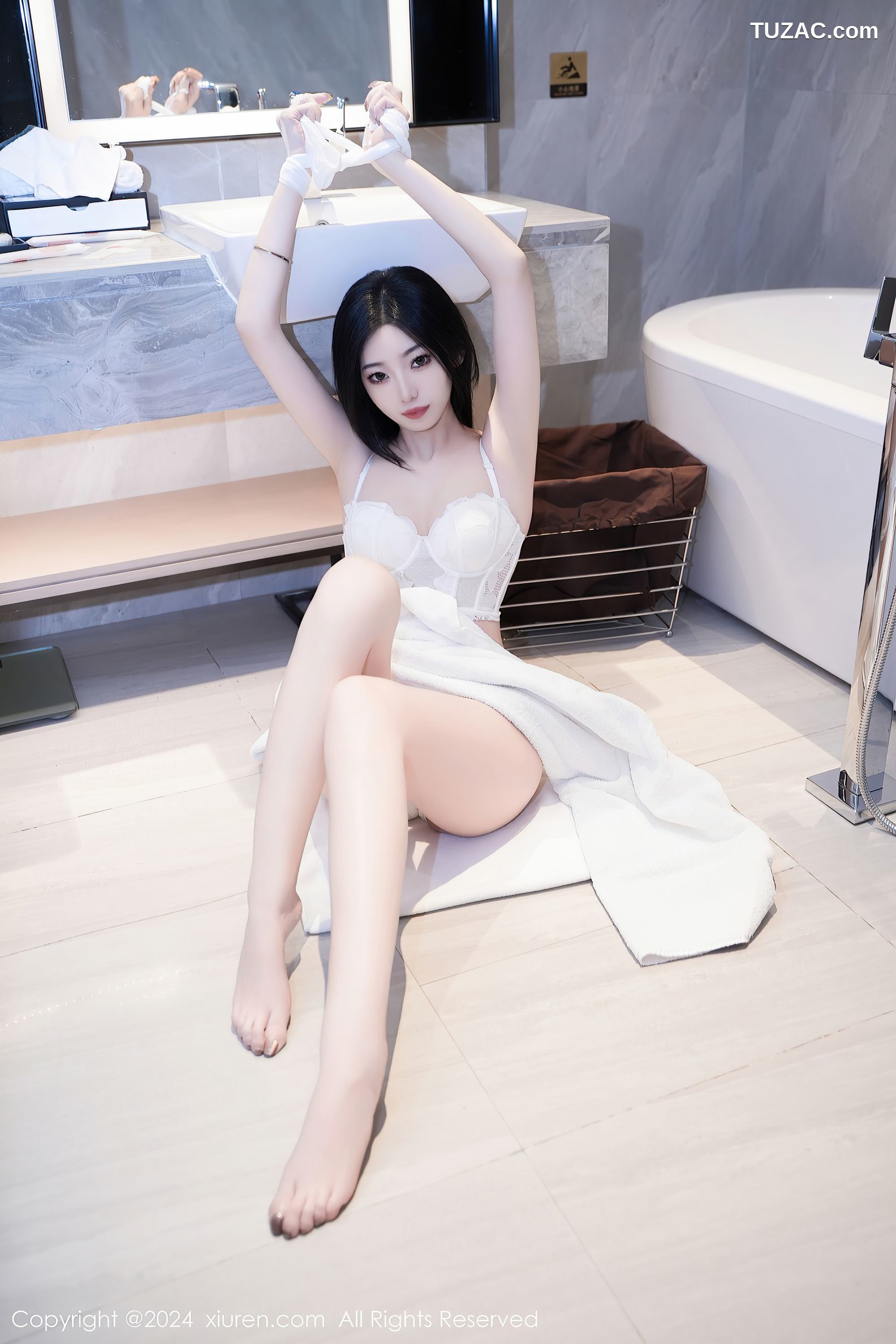 XiuRen秀人网-7960-安琪Yee-安琪-Yee-白色睡袍白色蕾丝内衣-2024.01.15