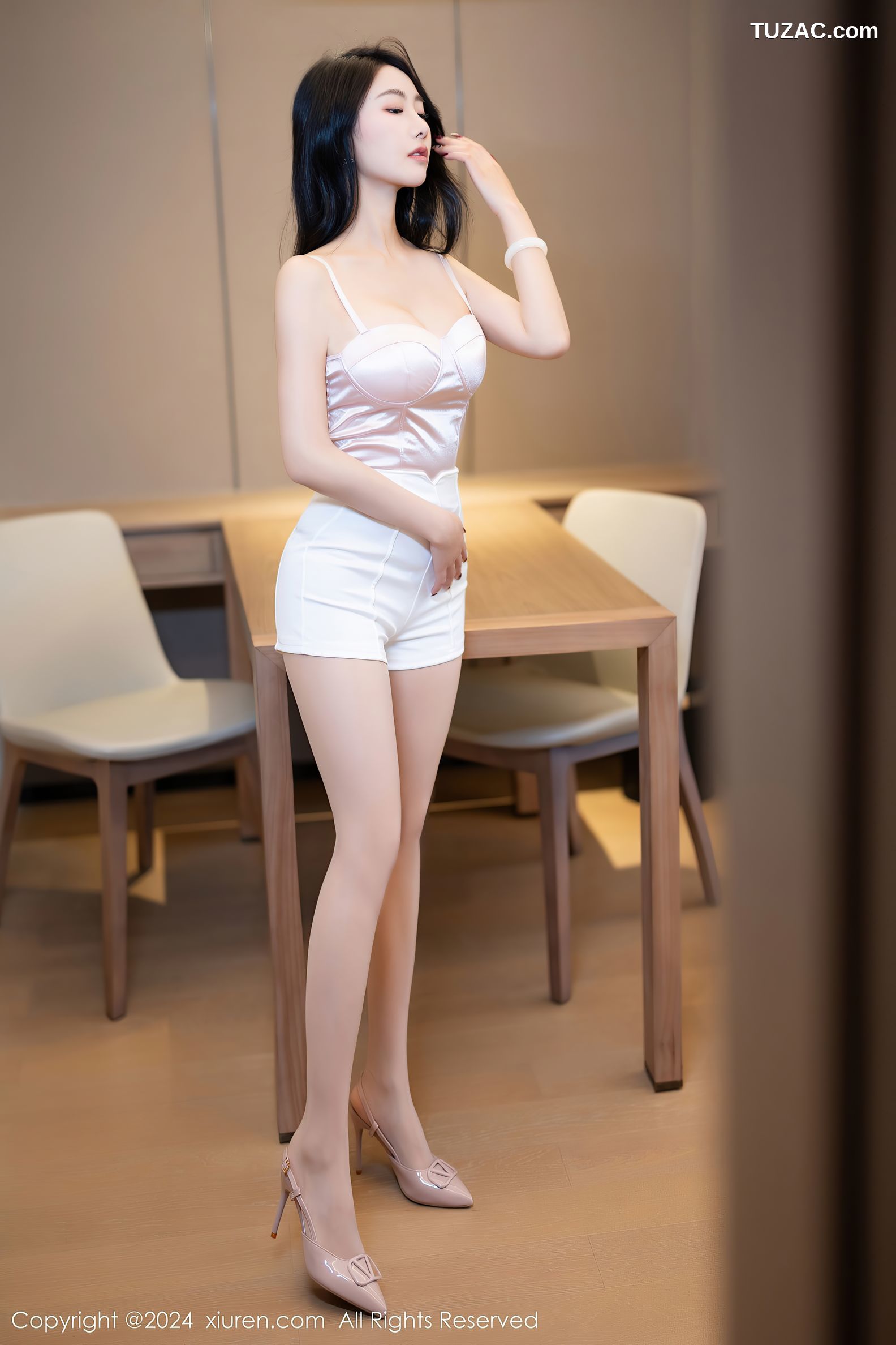 XiuRen秀人网-7962-苏苏阿-白色吊带白短裤白色内衣-2024.01.15