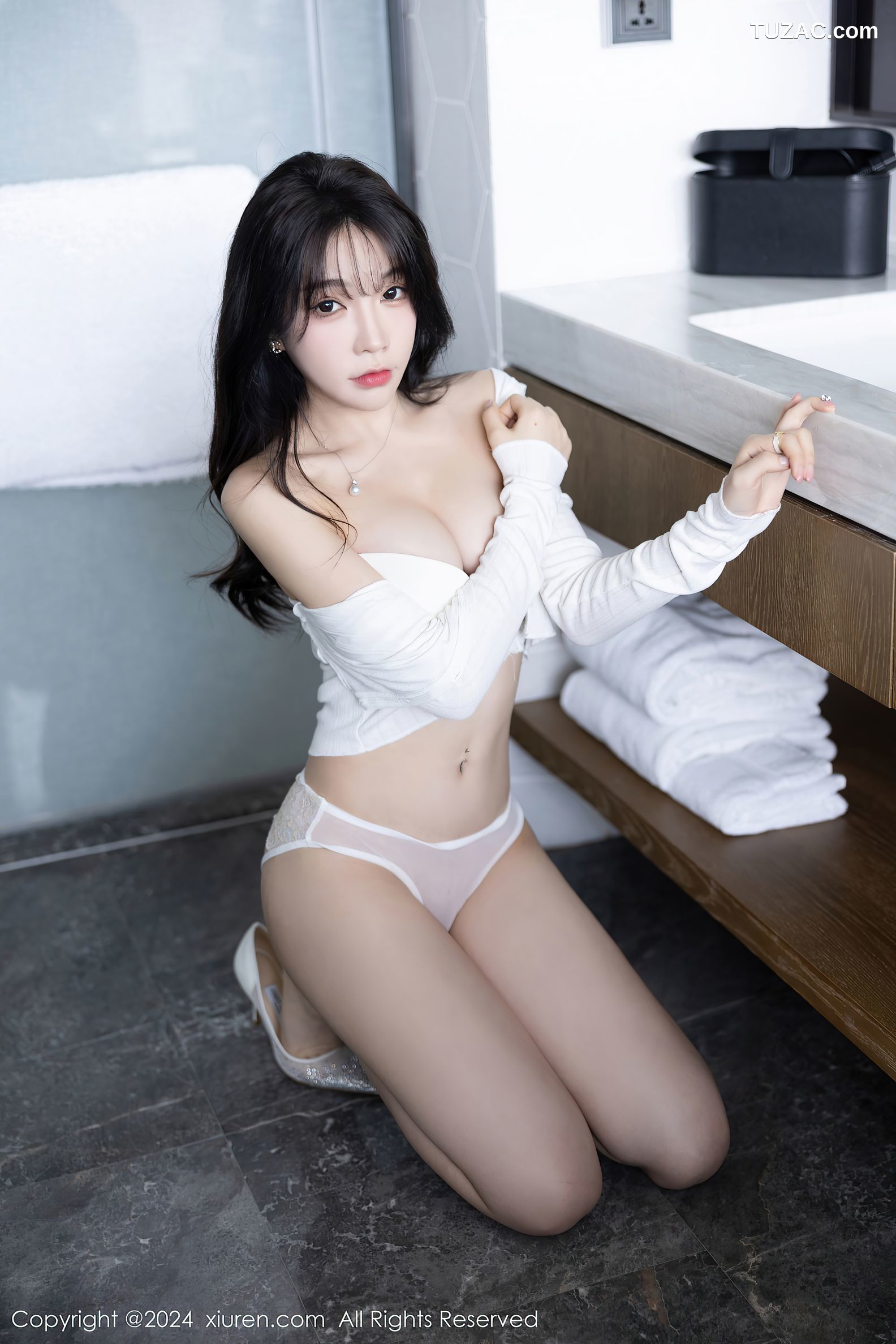 XiuRen秀人网-7976-徐莉芝Booty-淡蓝色连衣短裙白色内衣-2024.01.17