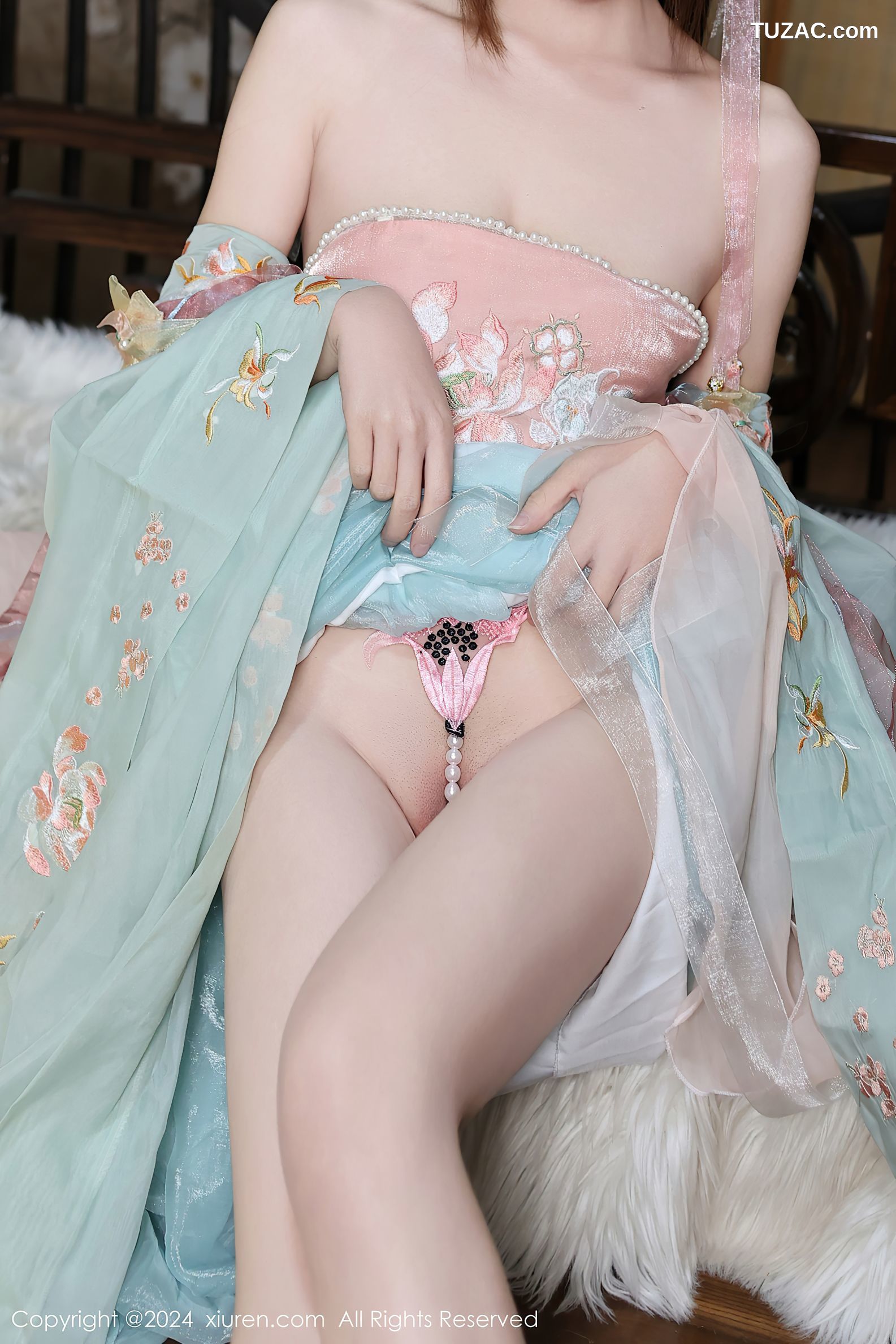 XiuRen秀人网-7989-金tiao-古风粉色亵衣蓝绿纱裙爆乳-2024.01.19