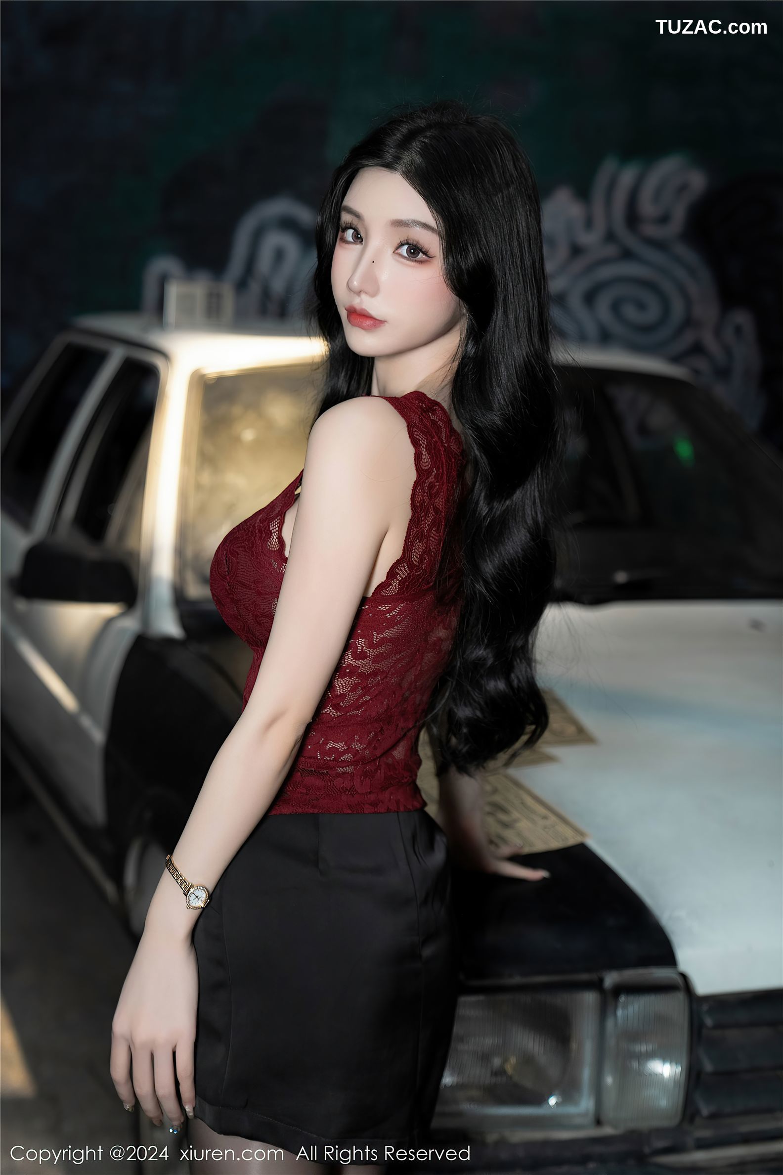XiuRen秀人网-7993-周于希Sally-主题《想要一场车震》红蕾丝黑短裙黑丝-2024.01.19