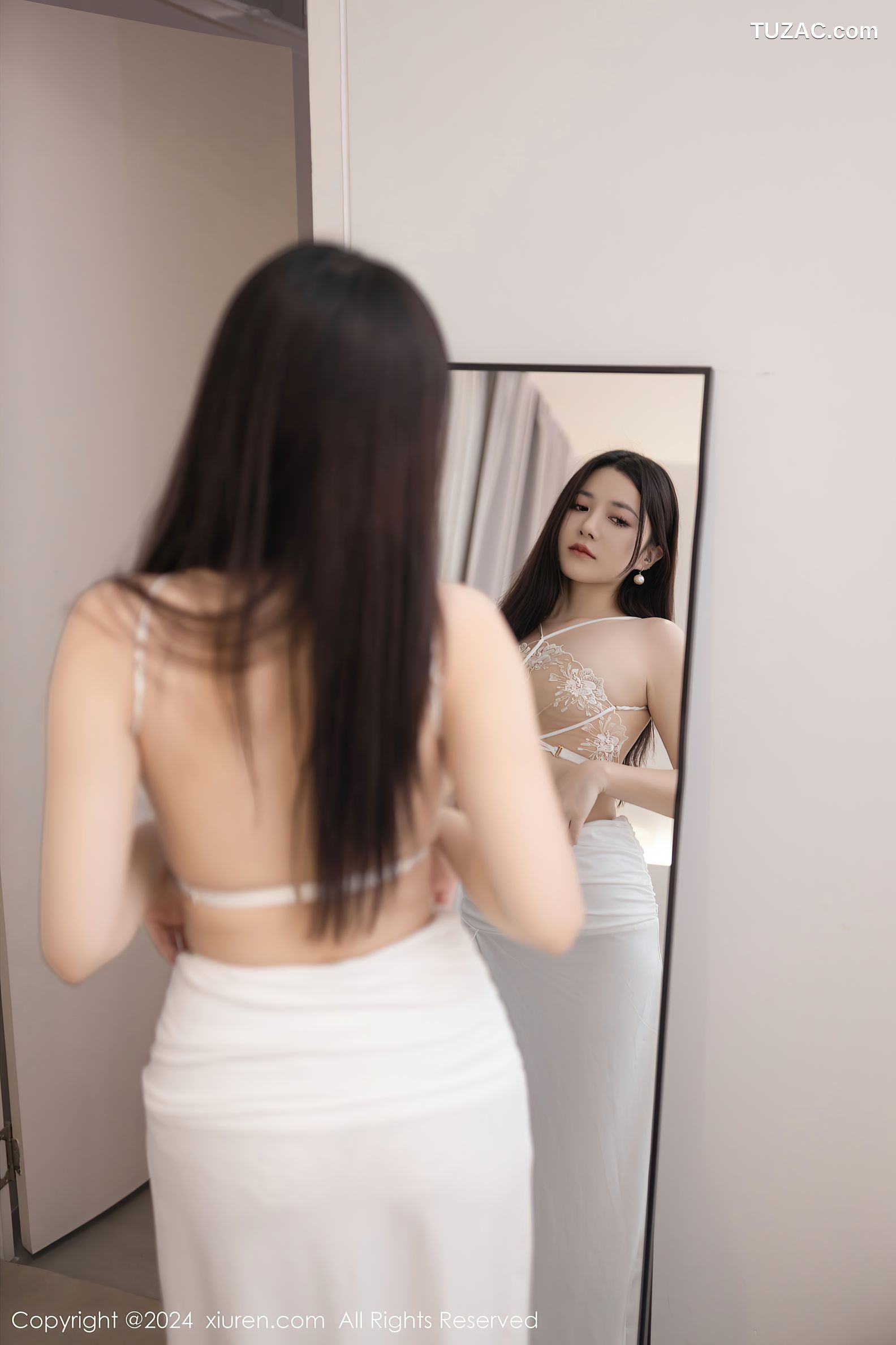 XiuRen秀人网-8026-鱼子酱Fish-白色长裙白色蕾丝内衣原色丝袜-2024.01.26