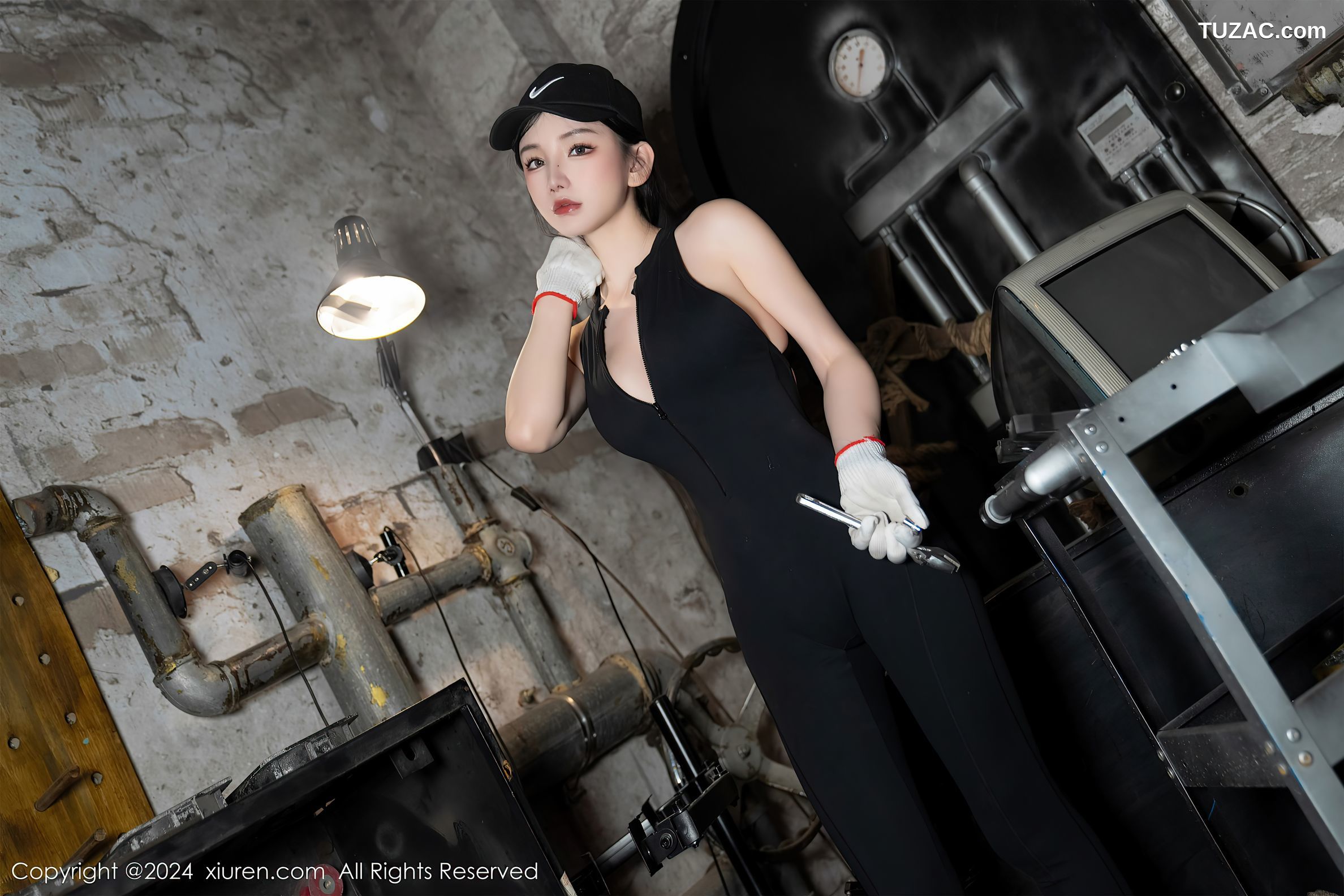 XiuRen秀人网-8027-周于希Sally-主题《哥哥，需要我帮忙吗》黑色工作服修理工爆乳-2024.01.26