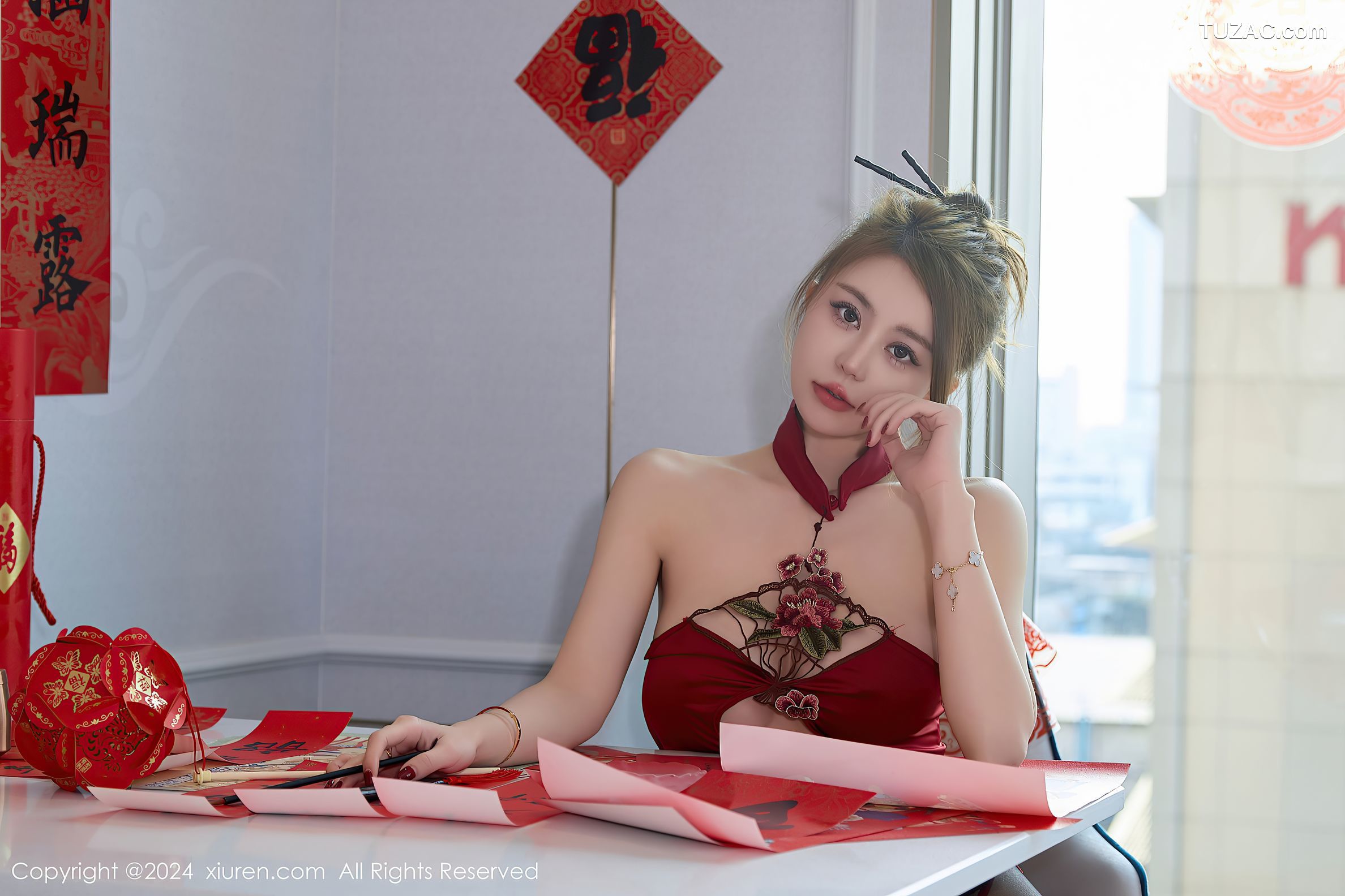 XiuRen秀人网-8036-tina_甜仔-新年主题-红裙黑丝-2024.01.30