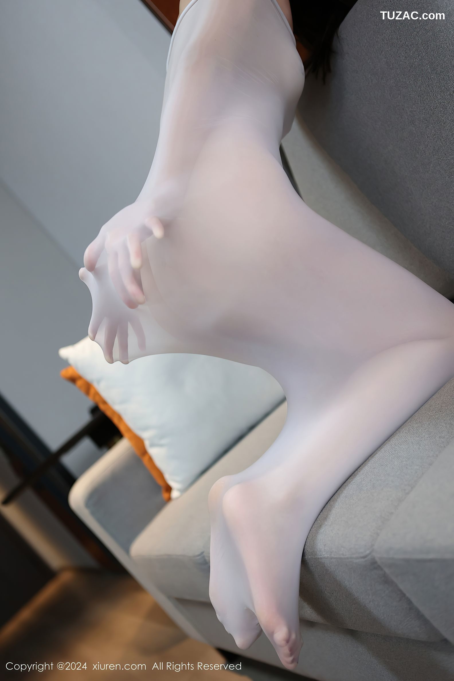 XiuRen秀人网-8063-金tiao-连体透视白丝-2024.02.04