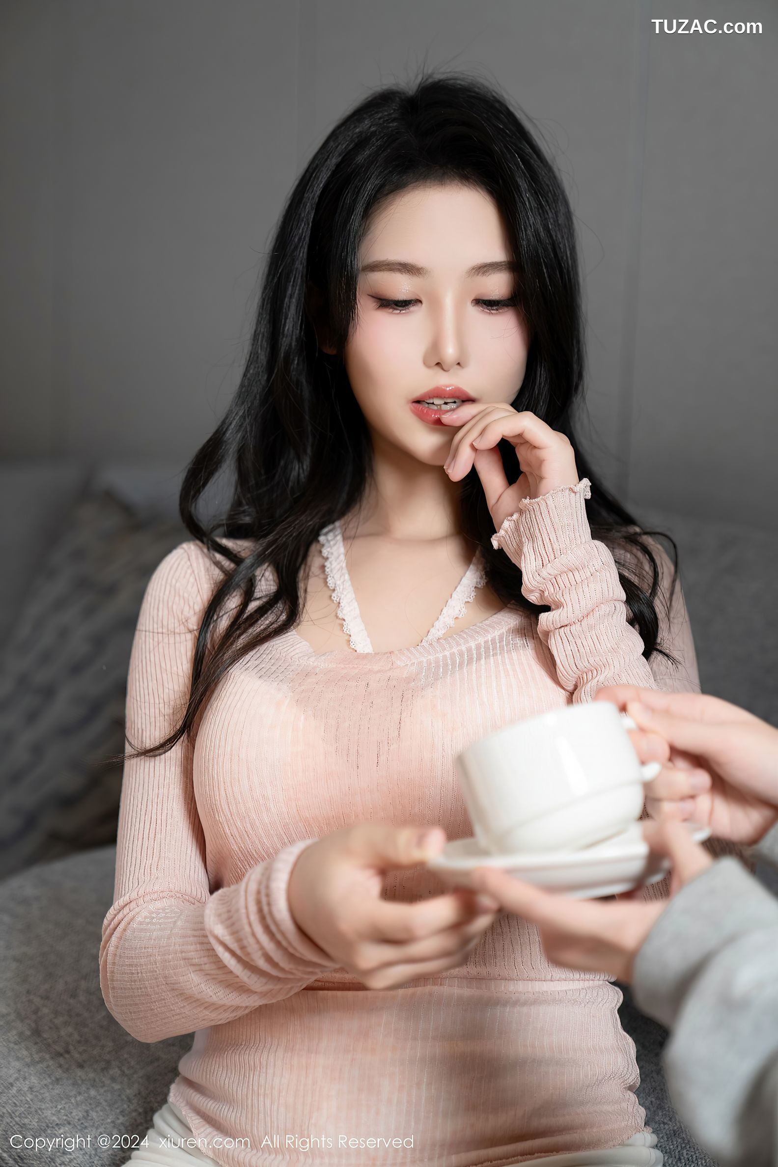 XiuRen秀人网-8086-利世-淡粉T白短裙-淡粉色蕾丝内衣-2024.02.07