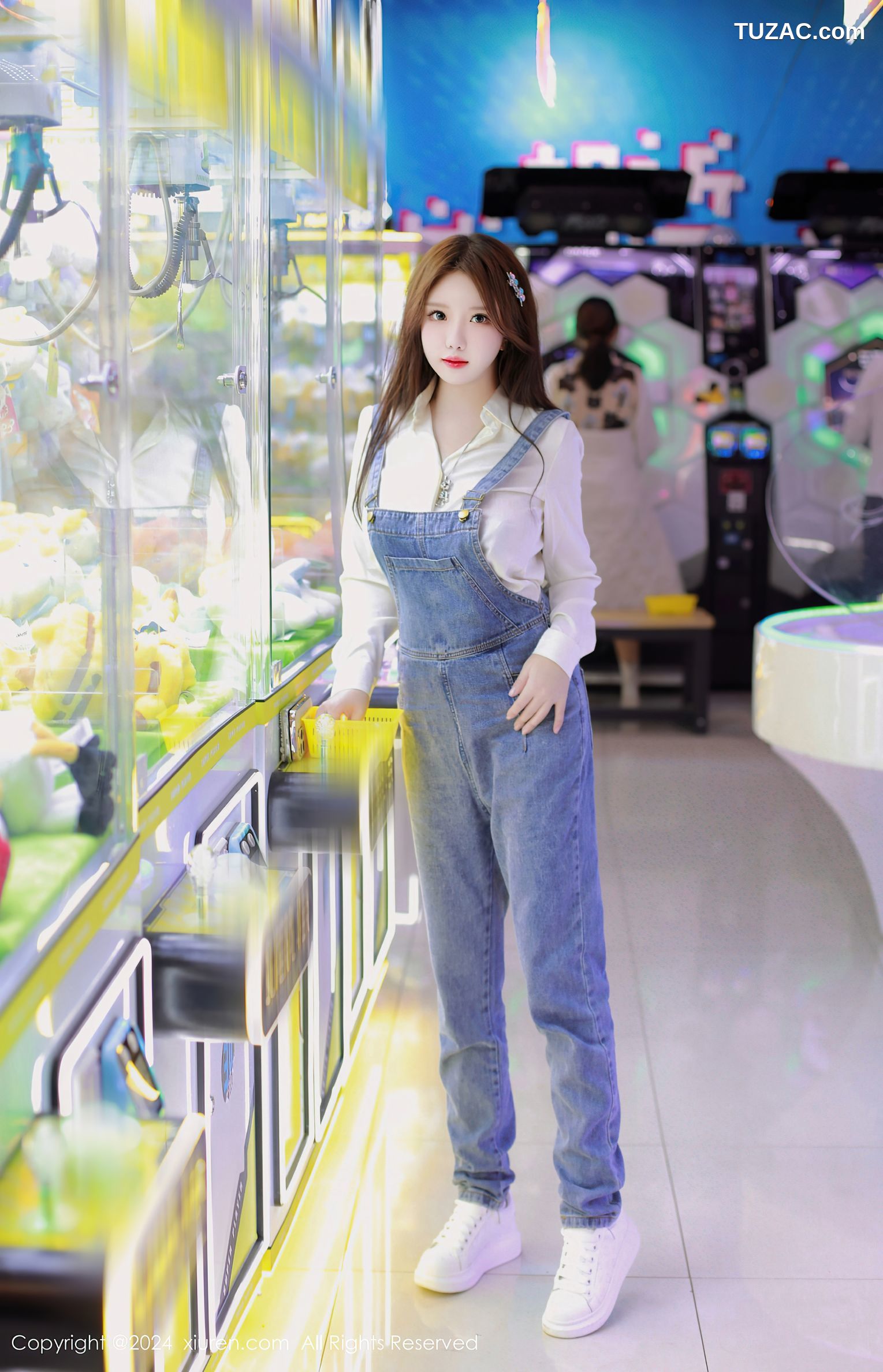 XiuRen秀人网-8087-小薯条nienie-电玩店场景白衫牛仔裤爆乳露出-2024.02.07