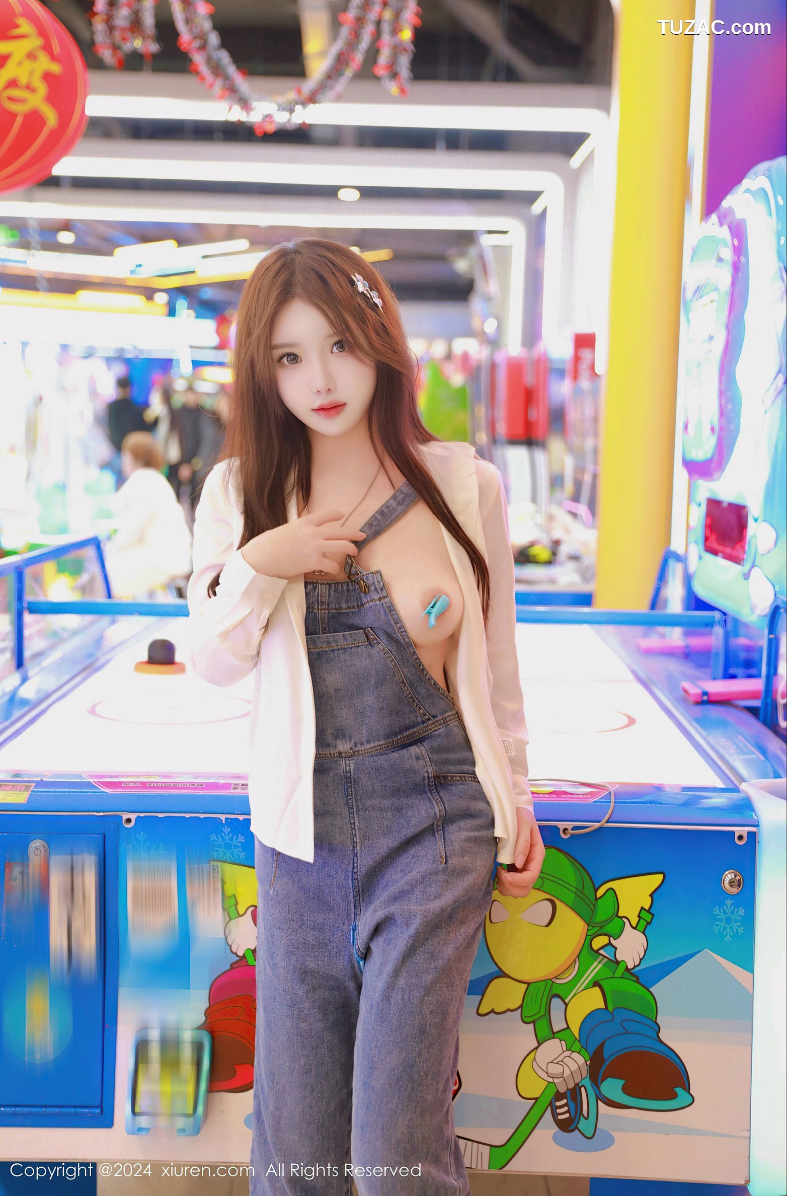 XiuRen秀人网-8087-小薯条nienie-电玩店场景白衫牛仔裤爆乳露出-2024.02.07